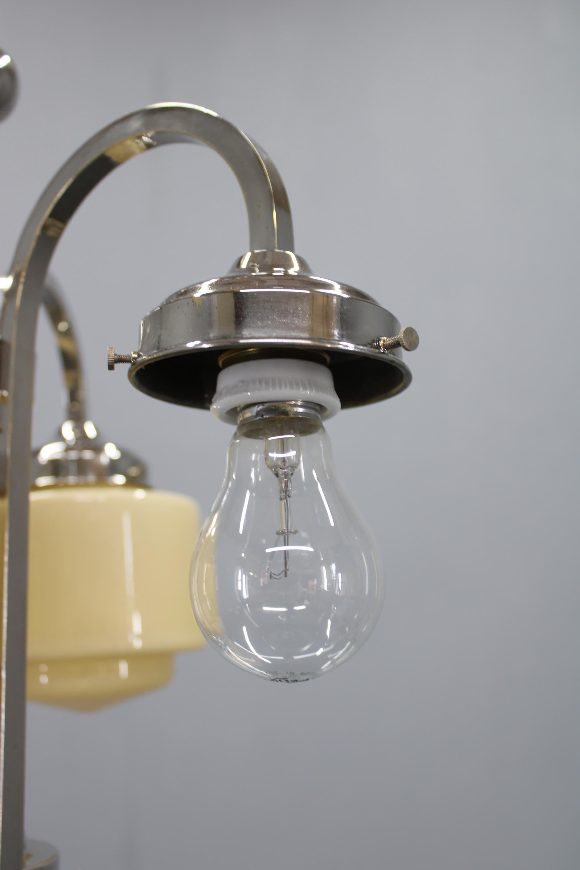 Art Deco Nickel Chandelier with Cream Glass Cylinders, Czechoslovakia, 1930s en venta 5