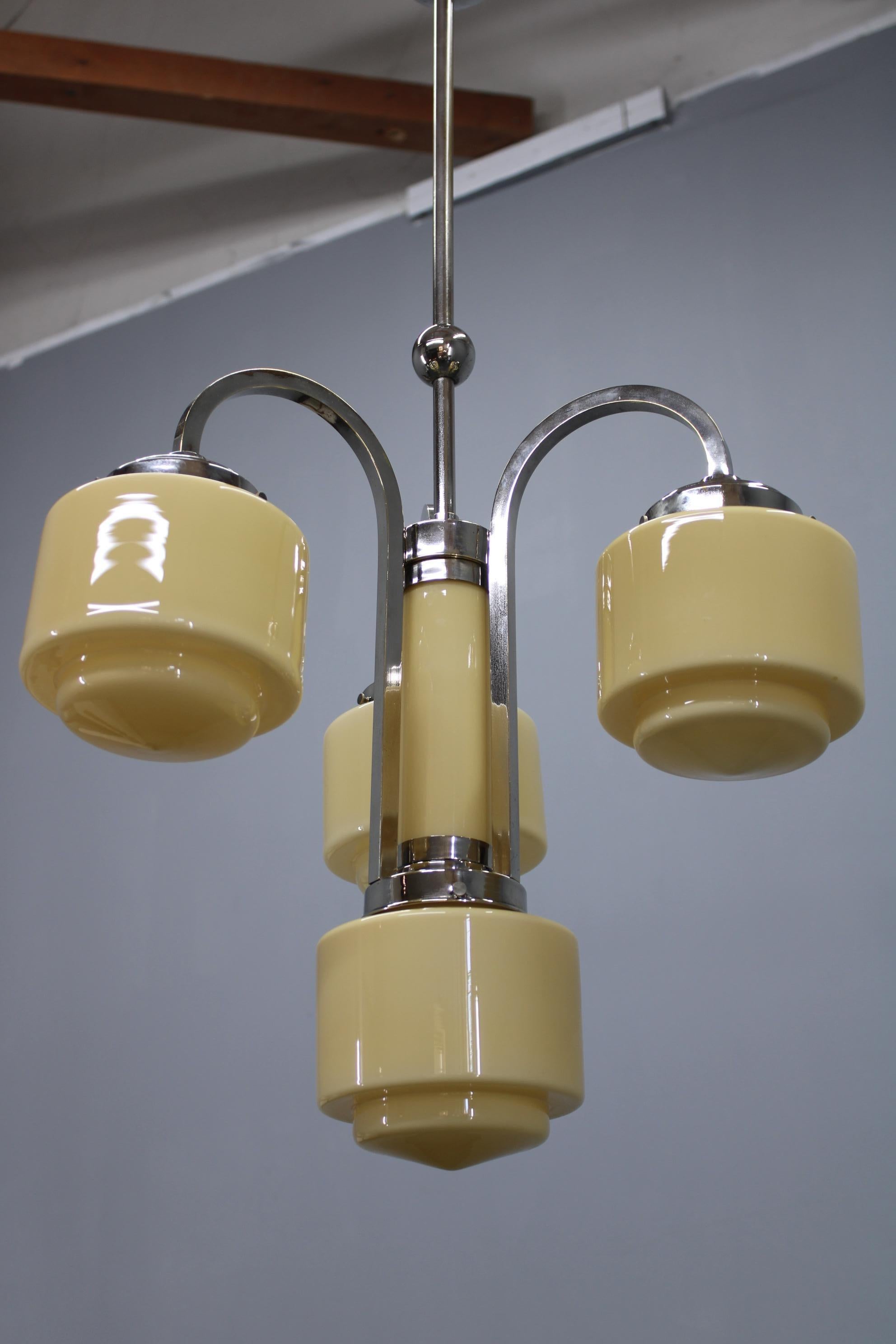 Art Deco Nickel Chandelier with Cream Glass Cylinders, Czechoslovakia, 1930s Art Decó en venta