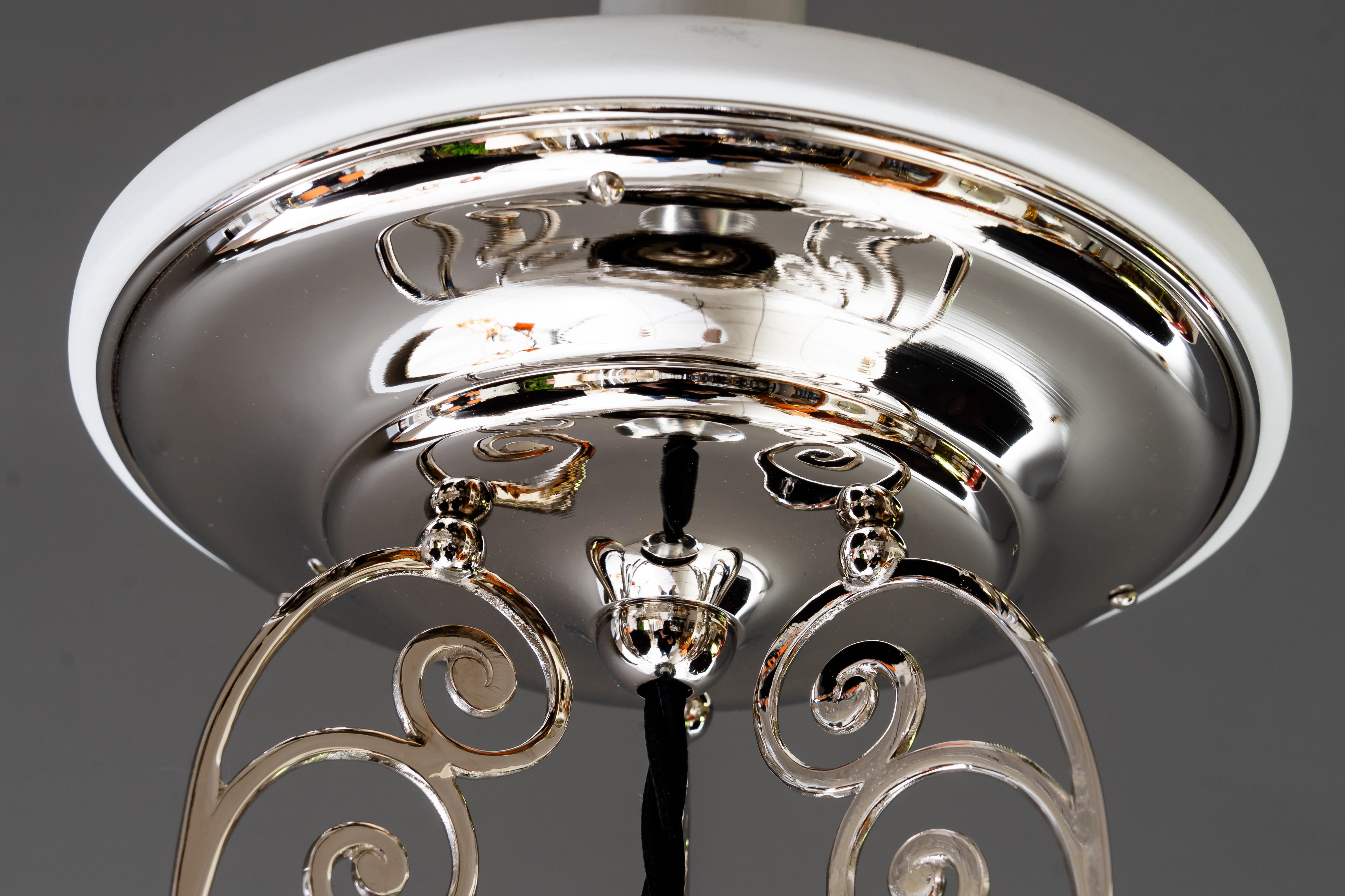 Austriaco Lampada da soffitto Art Deco nichelata con paralume in vetro tagliato vienna, intorno agli anni '20 in vendita