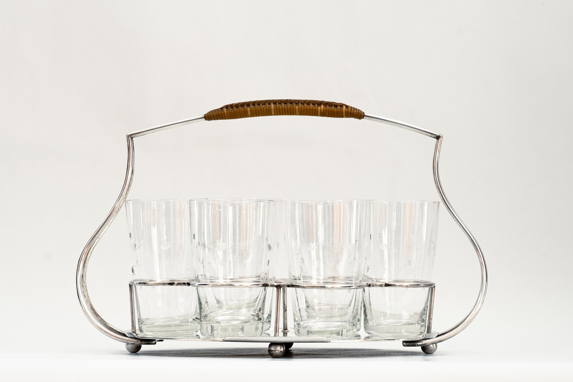 Art-Déco-Servierteller aus vernickeltem Glas mit Korbweidegriff, um 1920 (Art déco) im Angebot