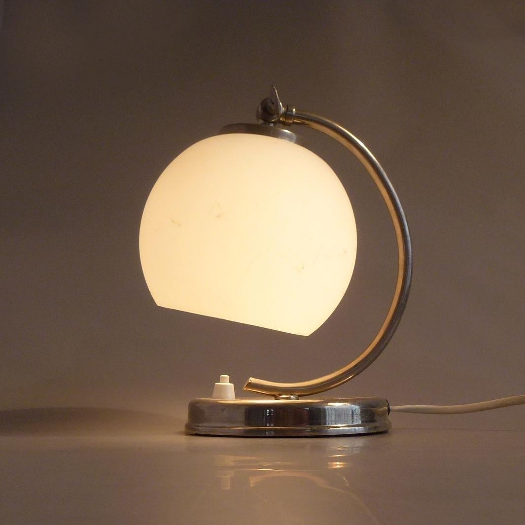 Art Deco Nickel-Plated Table Lamp, Austria, 1930s (Mitte des 20. Jahrhunderts) im Angebot
