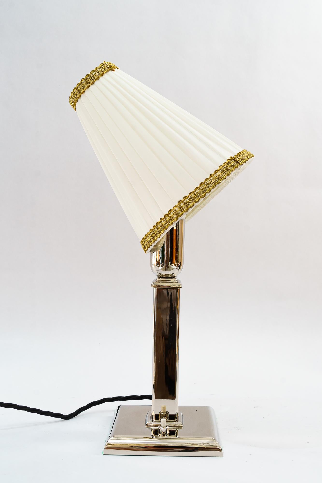 Lampe de table Art Déco avec abat-jour en tissu vienna vers 1920 Bon état - En vente à Wien, AT