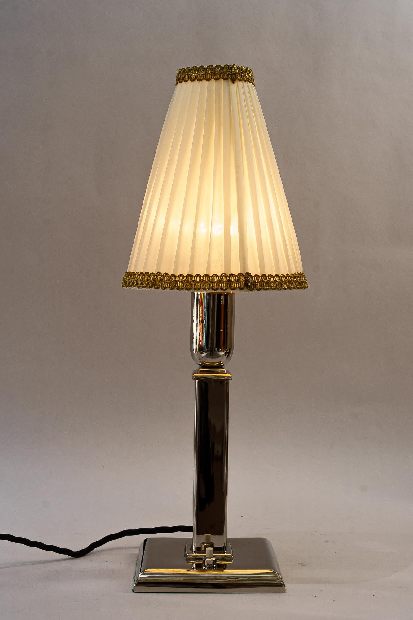 Début du 20ème siècle Lampe de table Art Déco avec abat-jour en tissu vienna vers 1920 en vente