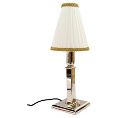 Lampada da tavolo Art Deco nichelata con paralume in tessuto vienna 1920 circa