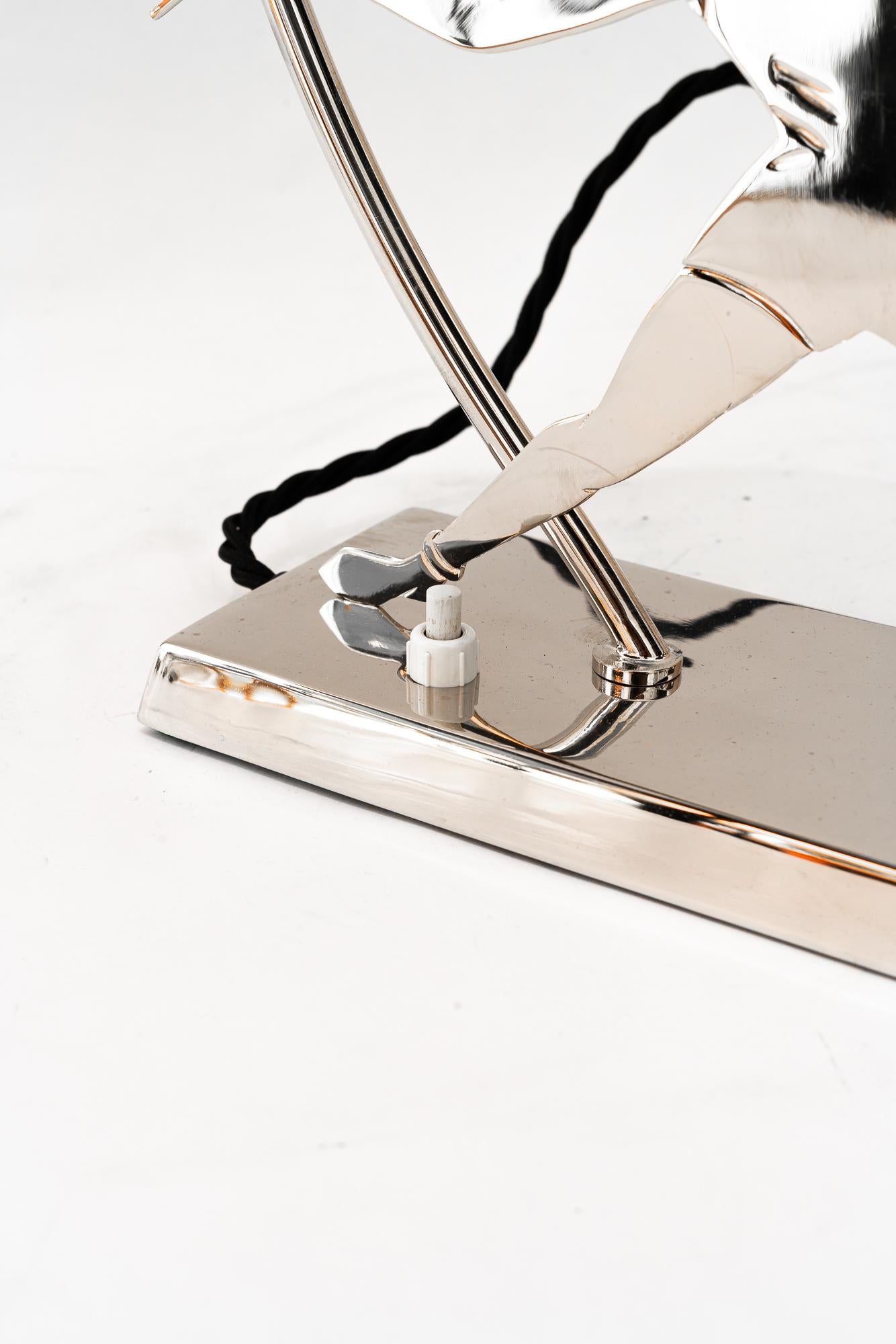 Art Deco vernickelte Tischlampe mit original Opalglas Wien um 1920er Jahre im Angebot 5