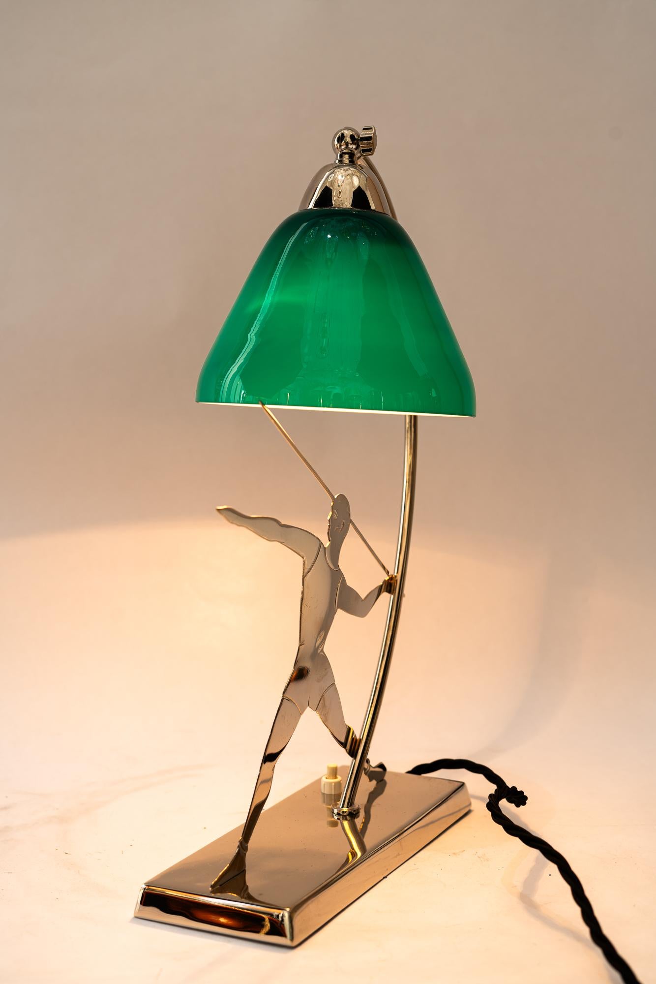 Art Deco vernickelte Tischlampe mit original Opalglas Wien um 1920er Jahre im Angebot 2