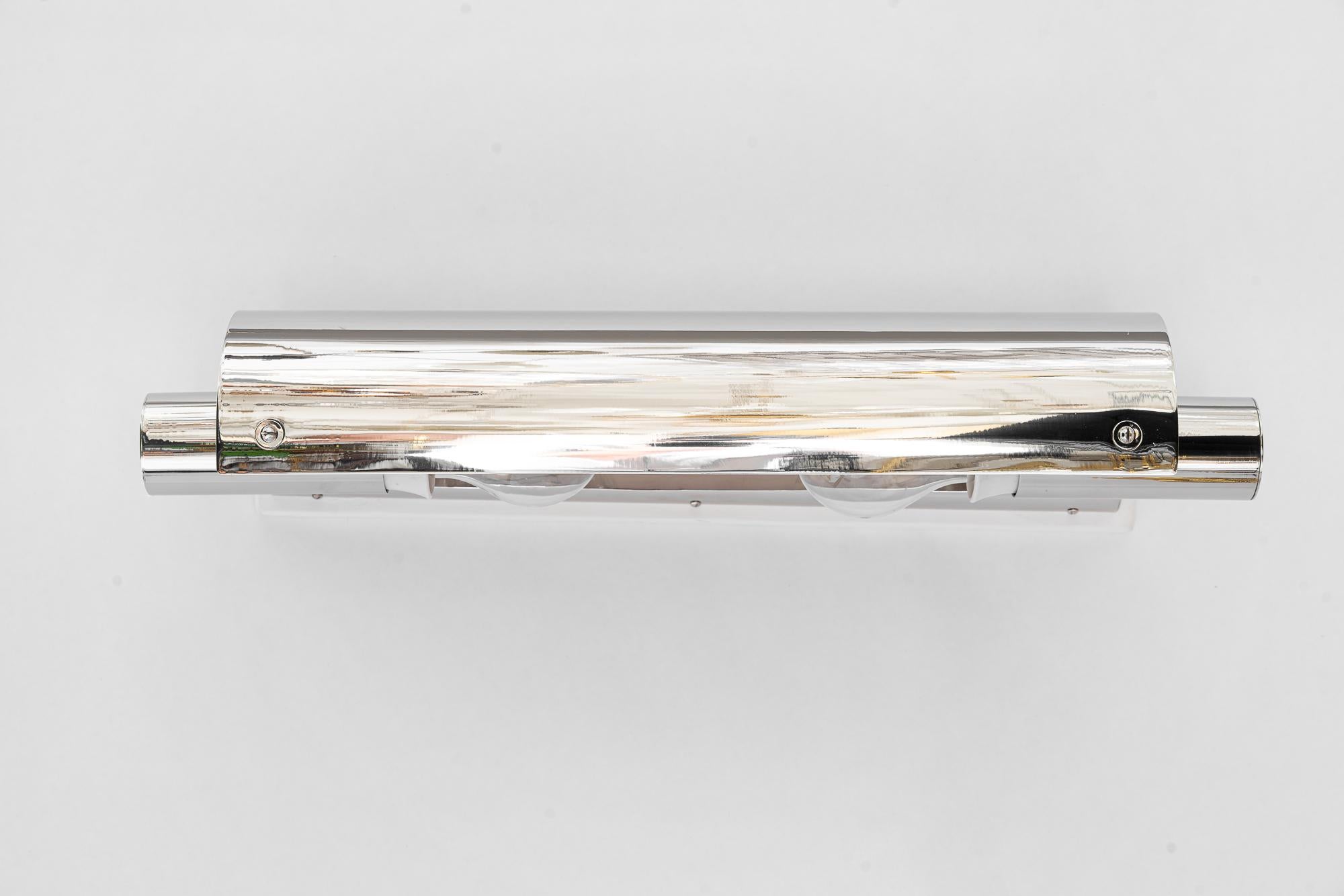 Aplique Art Déco niquelado viena años 20 aproximadamente
Nuevo niquelado
Madera lacada en blanco