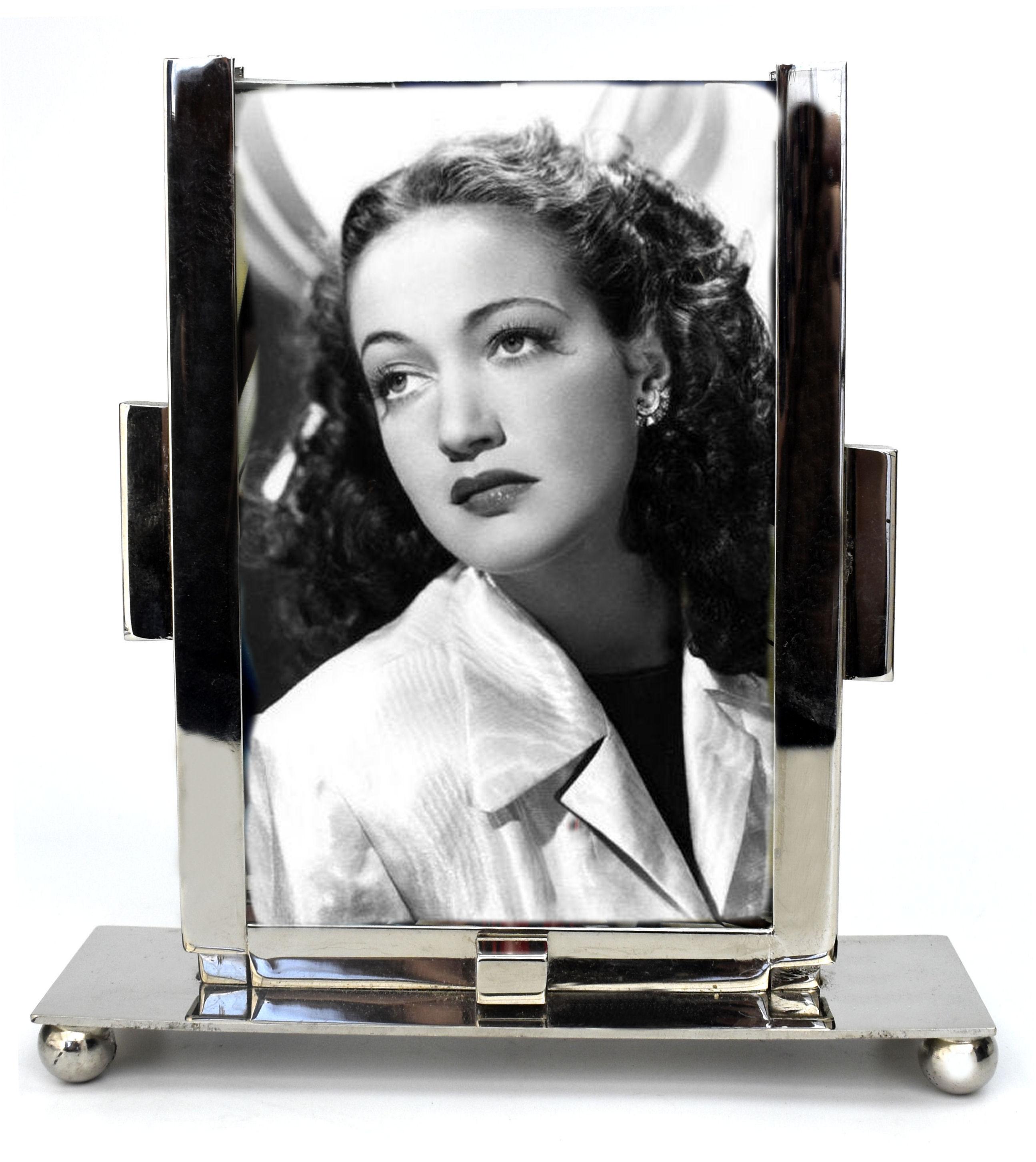 Art Deco Nickel Silver Original Picture Frame, c1930 In Good Condition For Sale In Devon, England