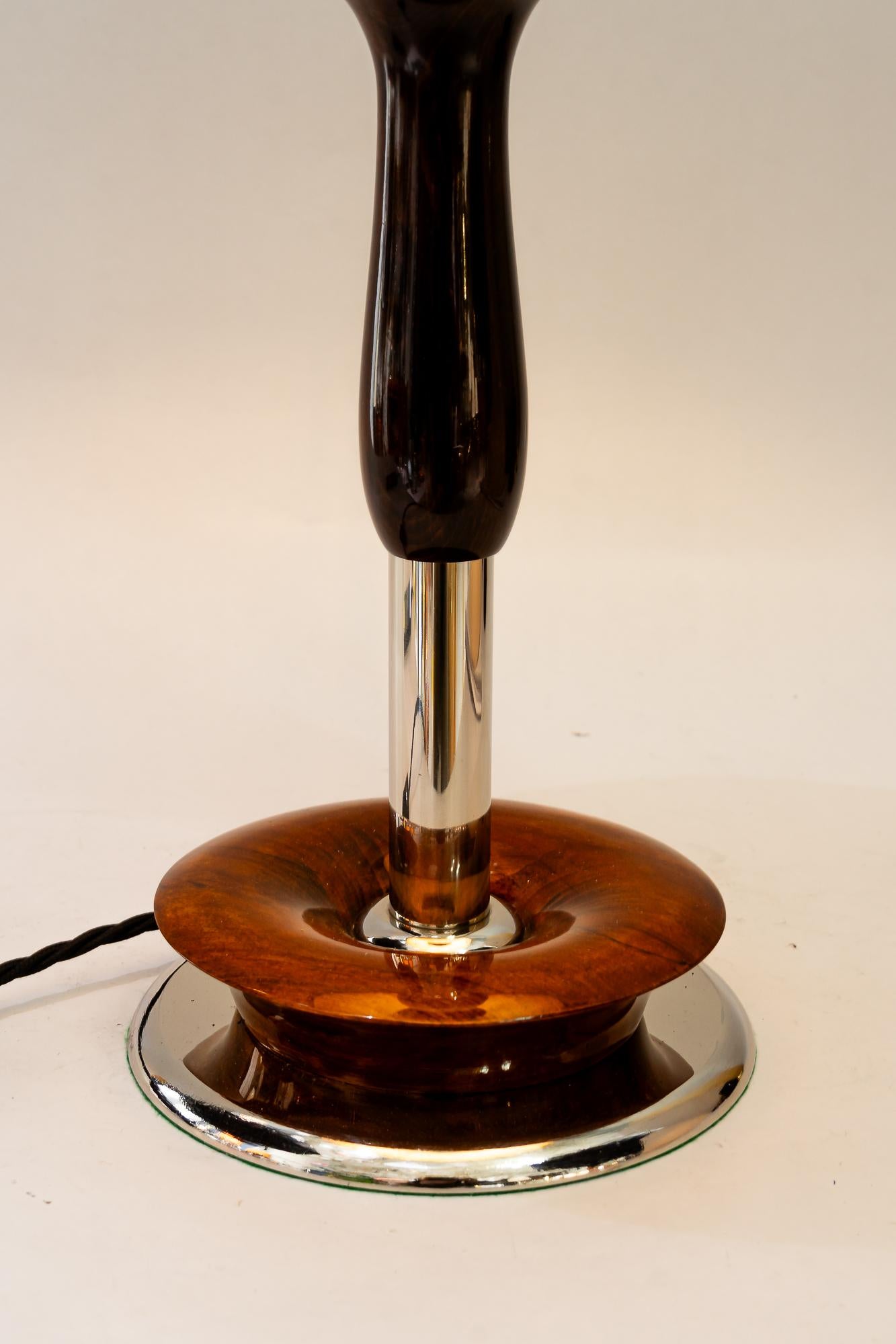 Art Deco Nickel Holz Tischlampe mit Stoffschirm Wien um 1920er Jahre im Angebot 5