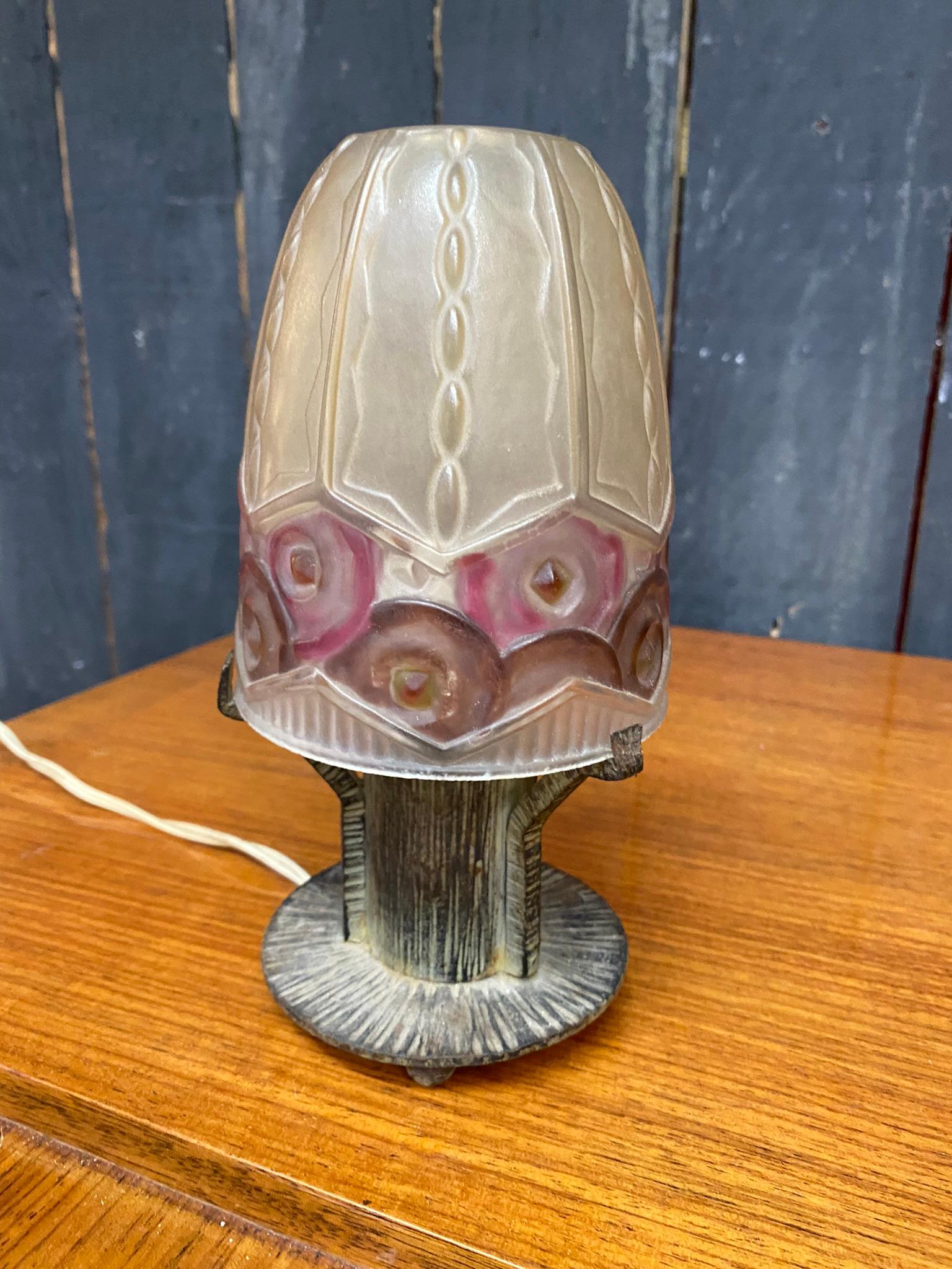 art deco night light lamp in the style of Argy Rousseau circa 1930 In Good Condition For Sale In Mouscron, WHT