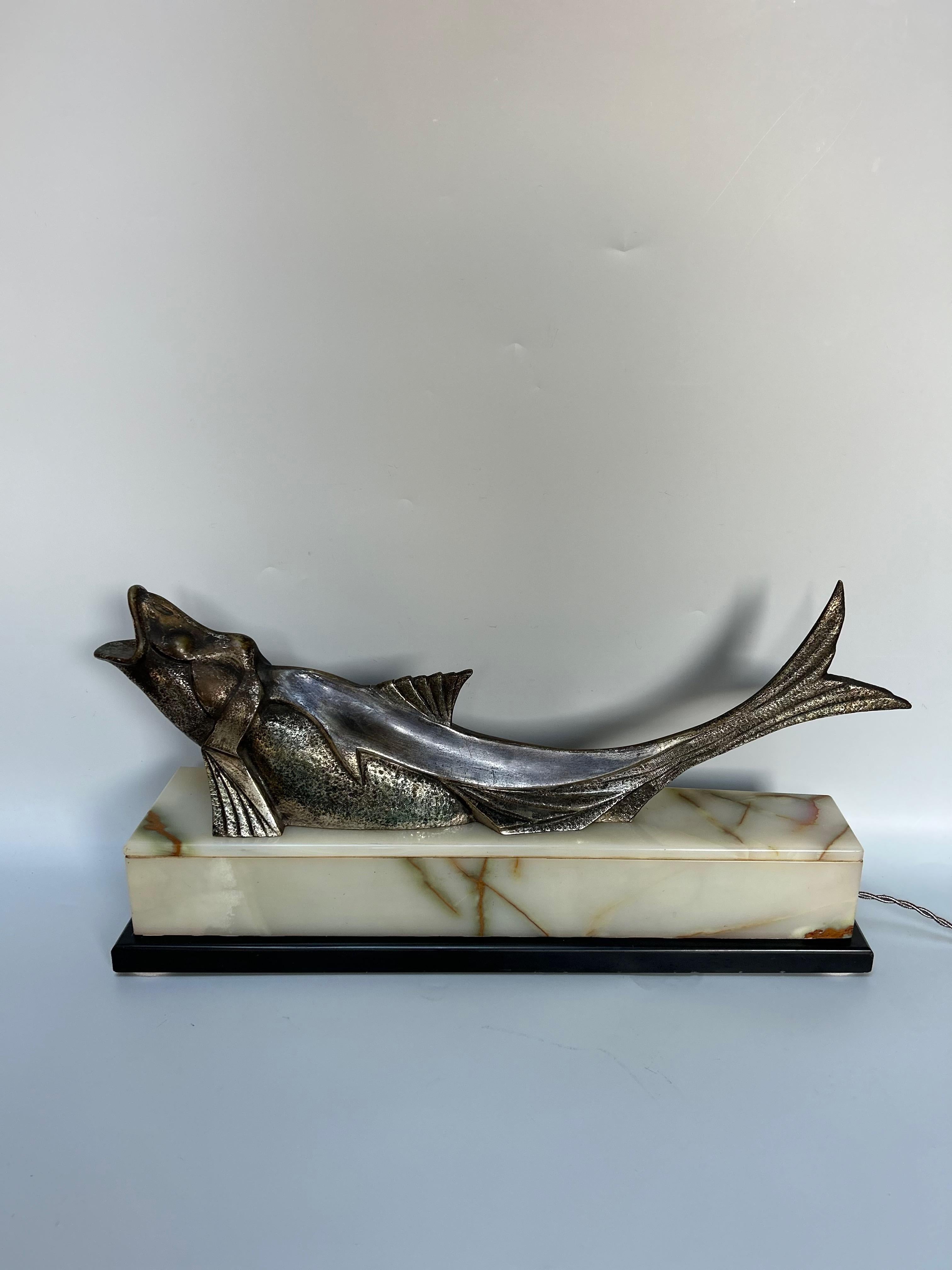 Francese Scultura Art Deco per luce notturna in vendita