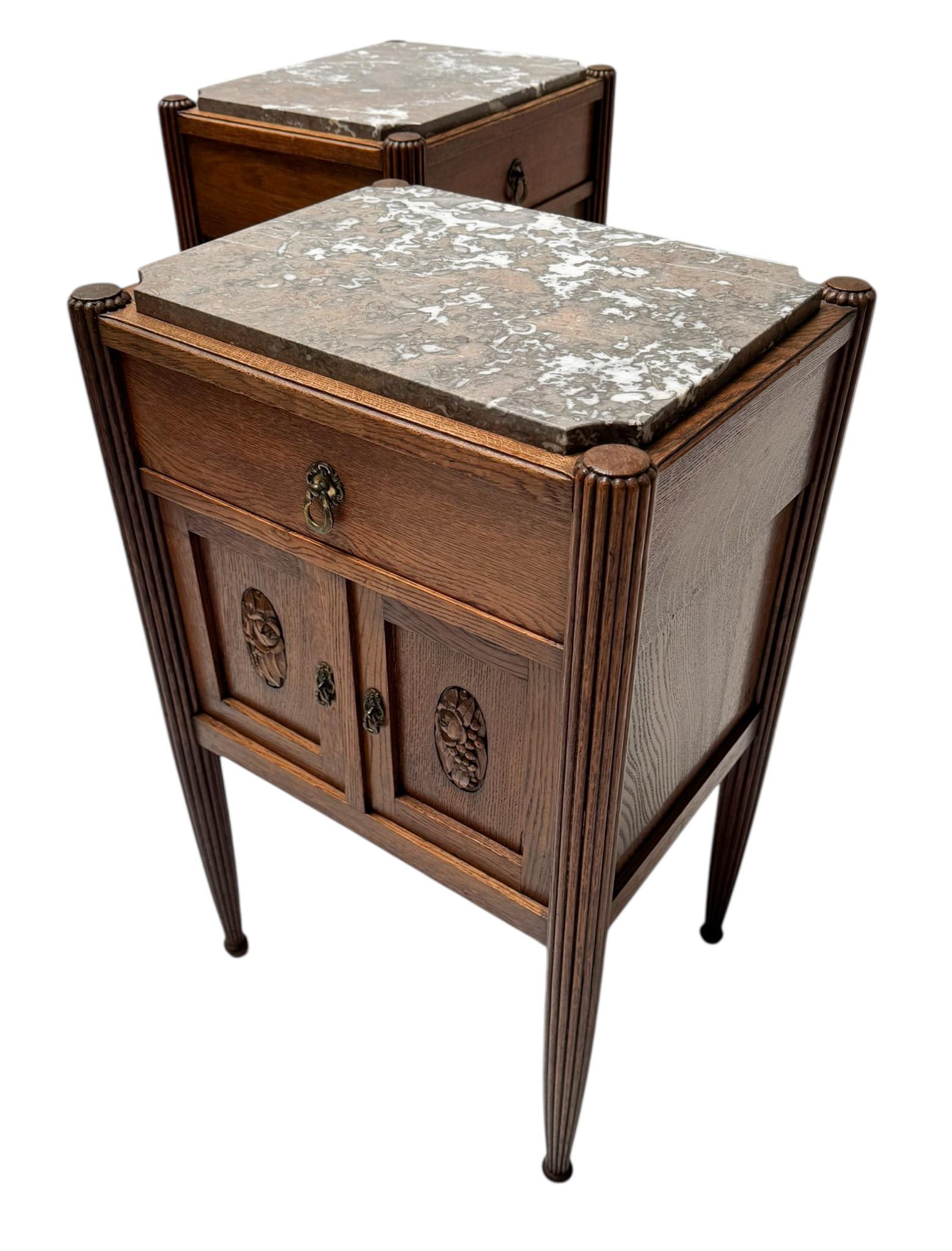 Comodini o comodini Art Déco con piani in marmo, anni '30 in vendita 13