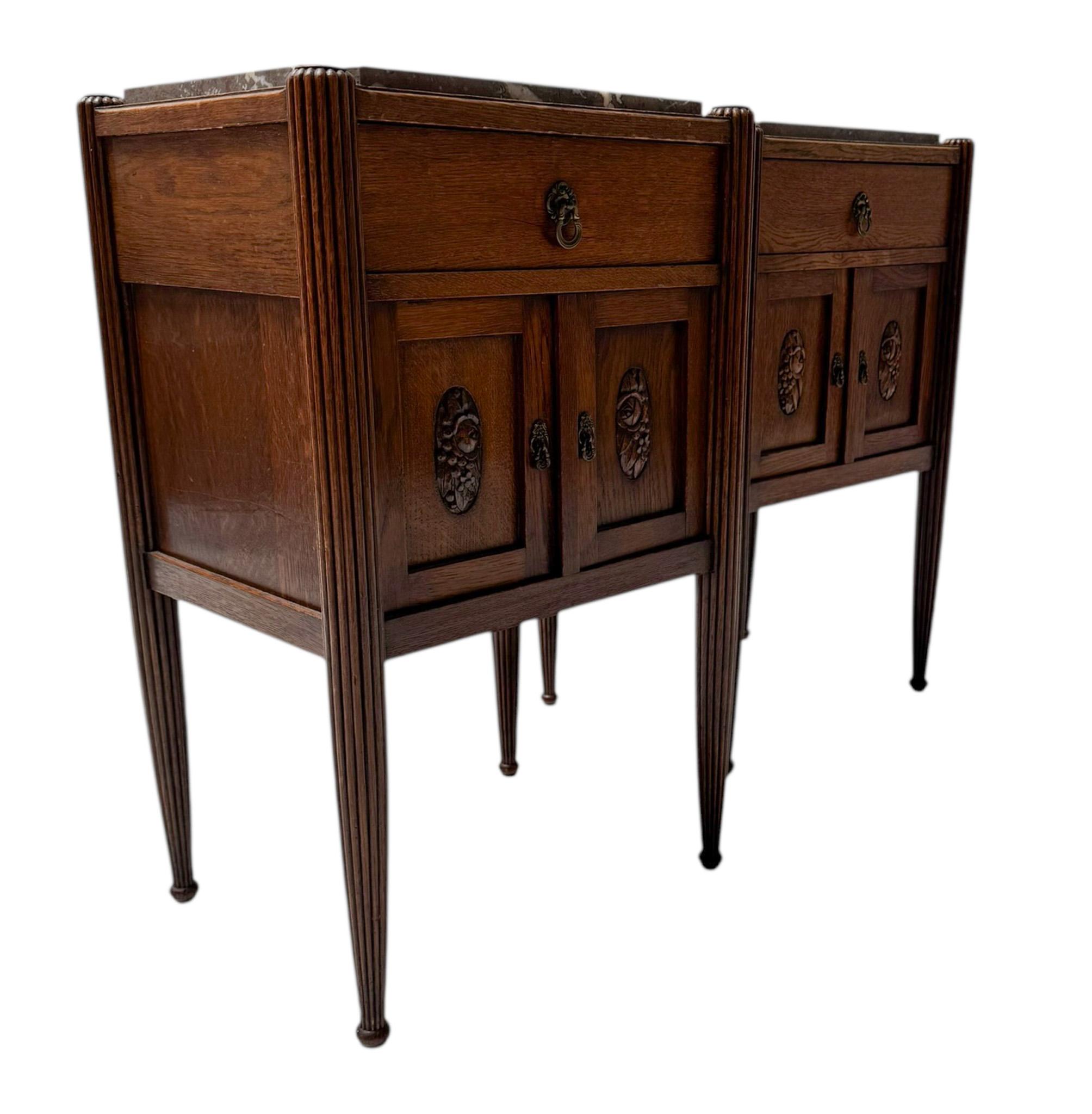Comodini o comodini Art Déco con piani in marmo, anni '30 in vendita 1