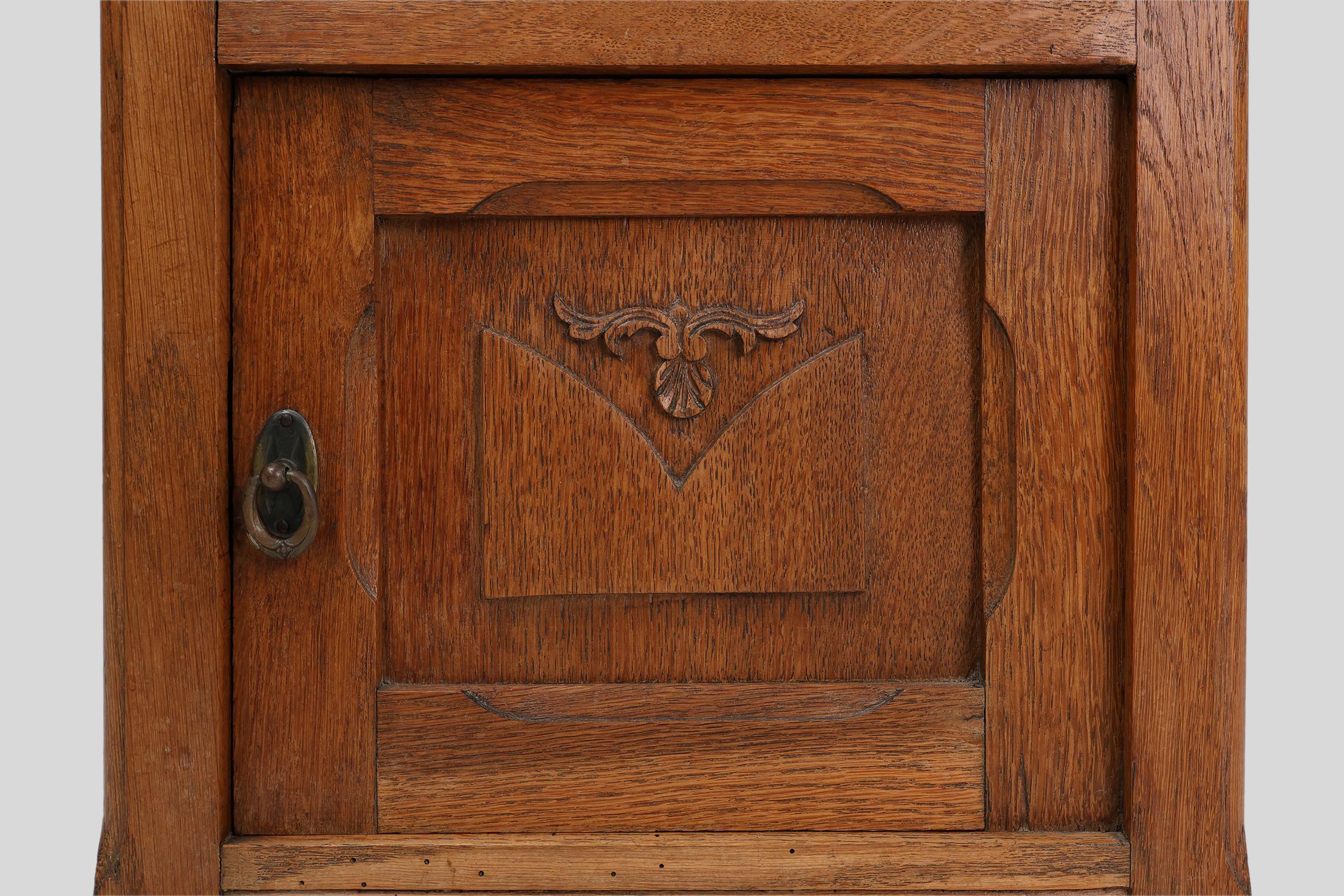 Art Deco nightstand in oak with pink marble top, France ca. 1930 For Sale 1