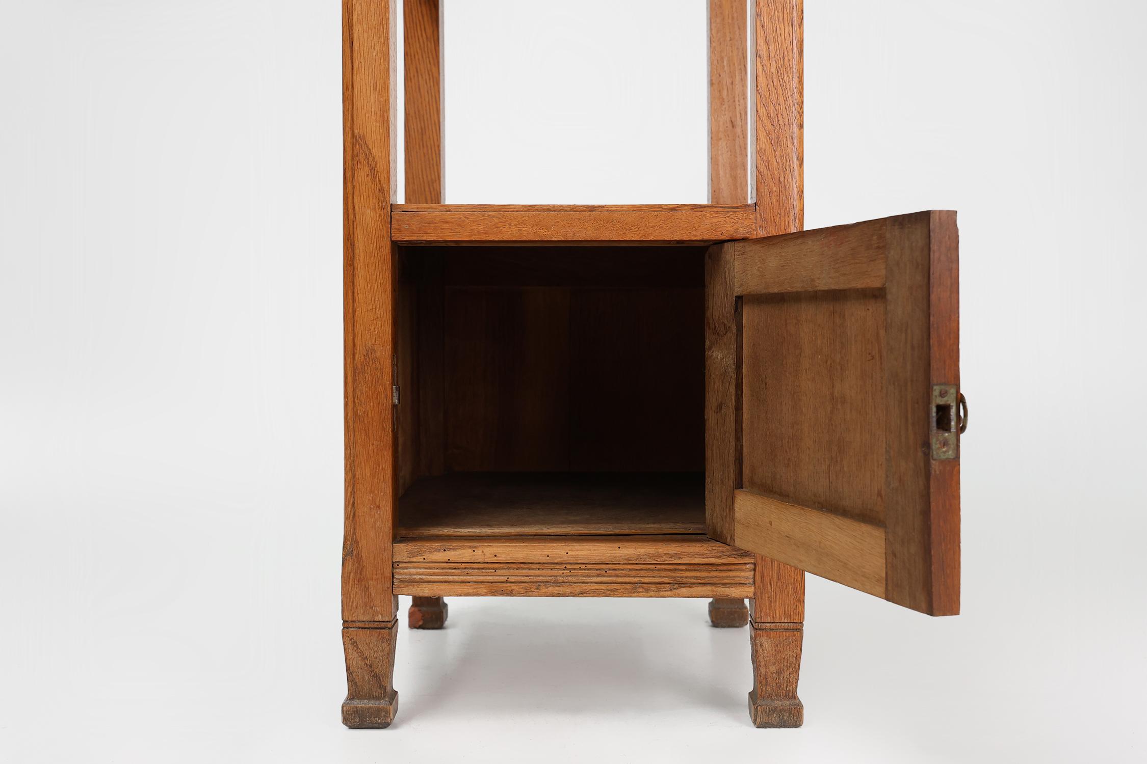 Art Deco nightstand in oak with pink marble top, France ca. 1930 For Sale 2