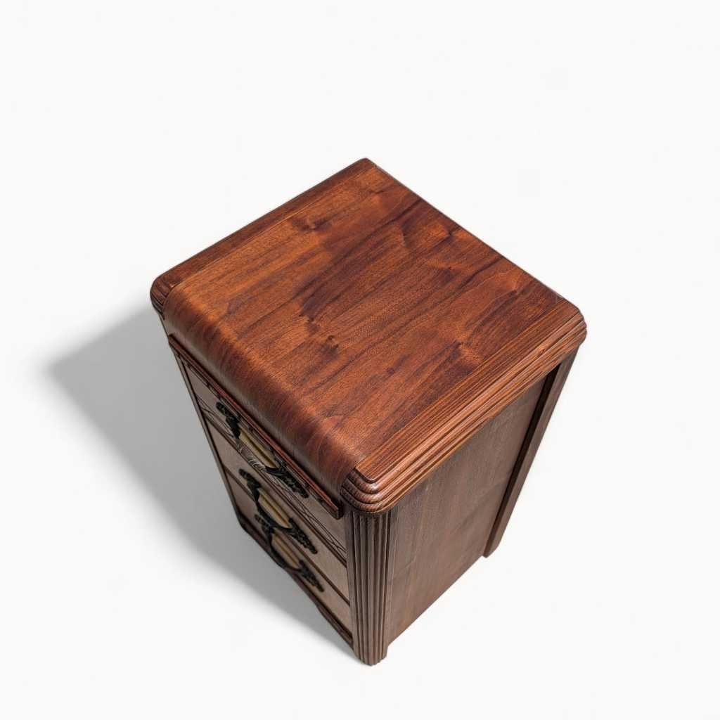 Américain Table de nuit Art déco, bord en cascade, Wood Wood, USA, c. 1930s en vente