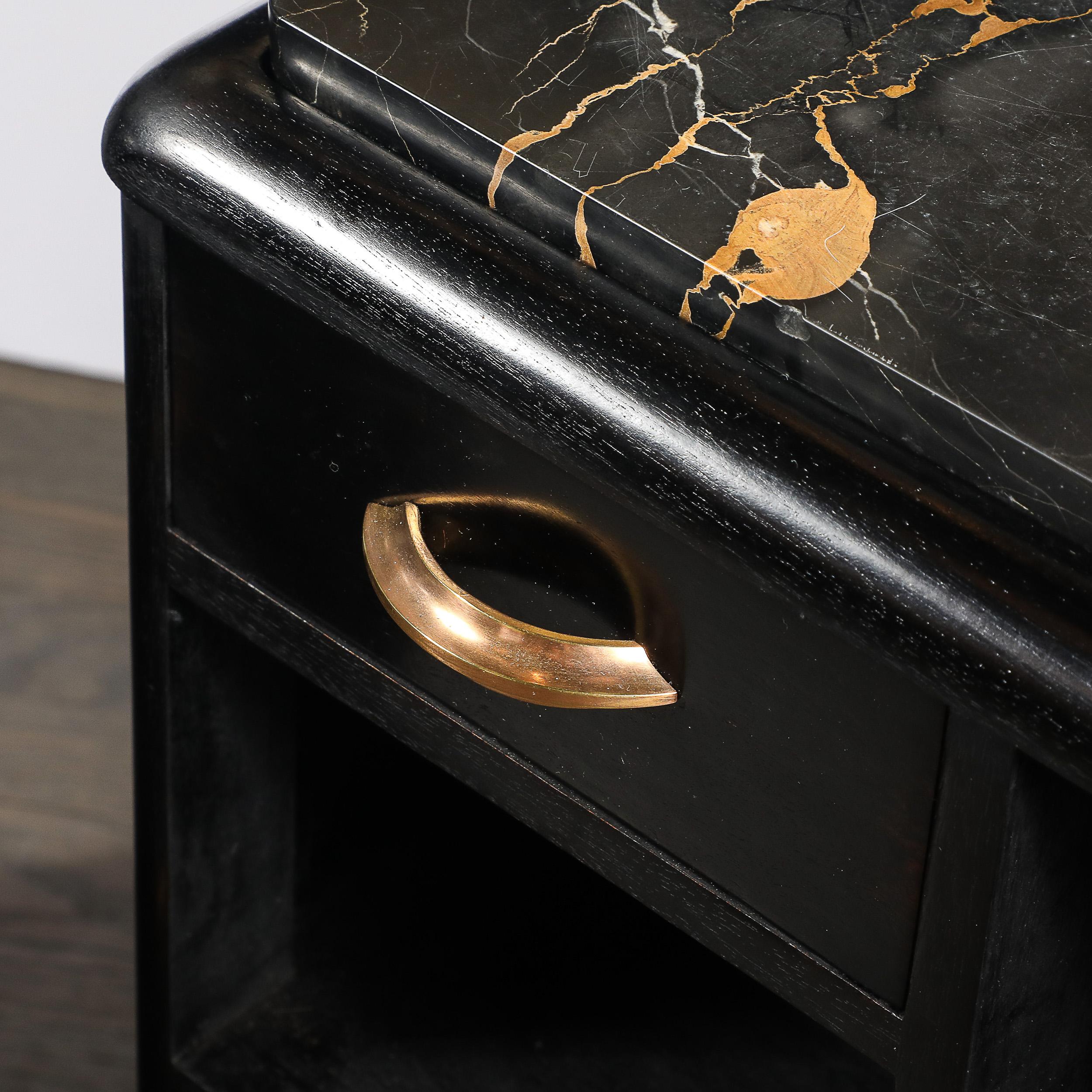 Tables de nuit Art Déco en noyer ébonisé avec plateaux en marbre de Porto Poignées en bronze en vente 4