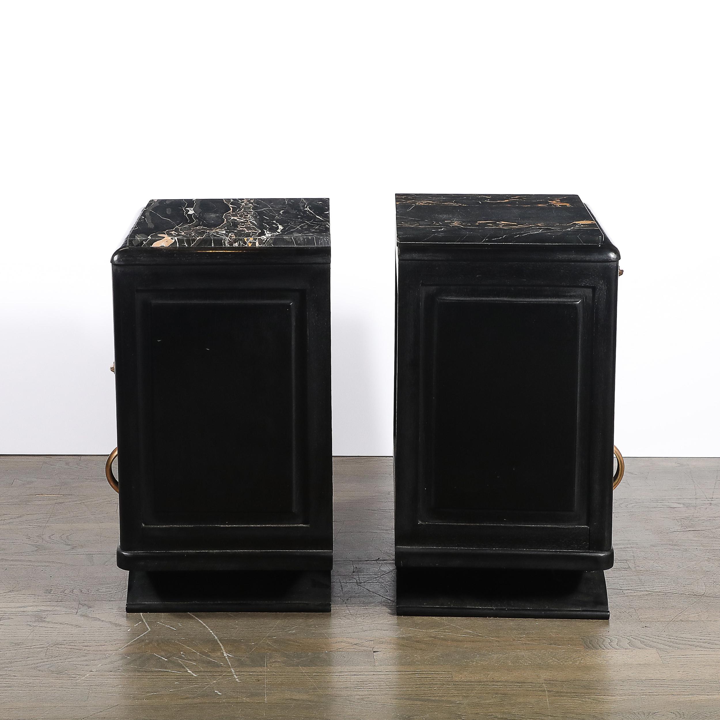 Tables de nuit Art Déco en noyer ébonisé avec plateaux en marbre de Porto Poignées en bronze en vente 5