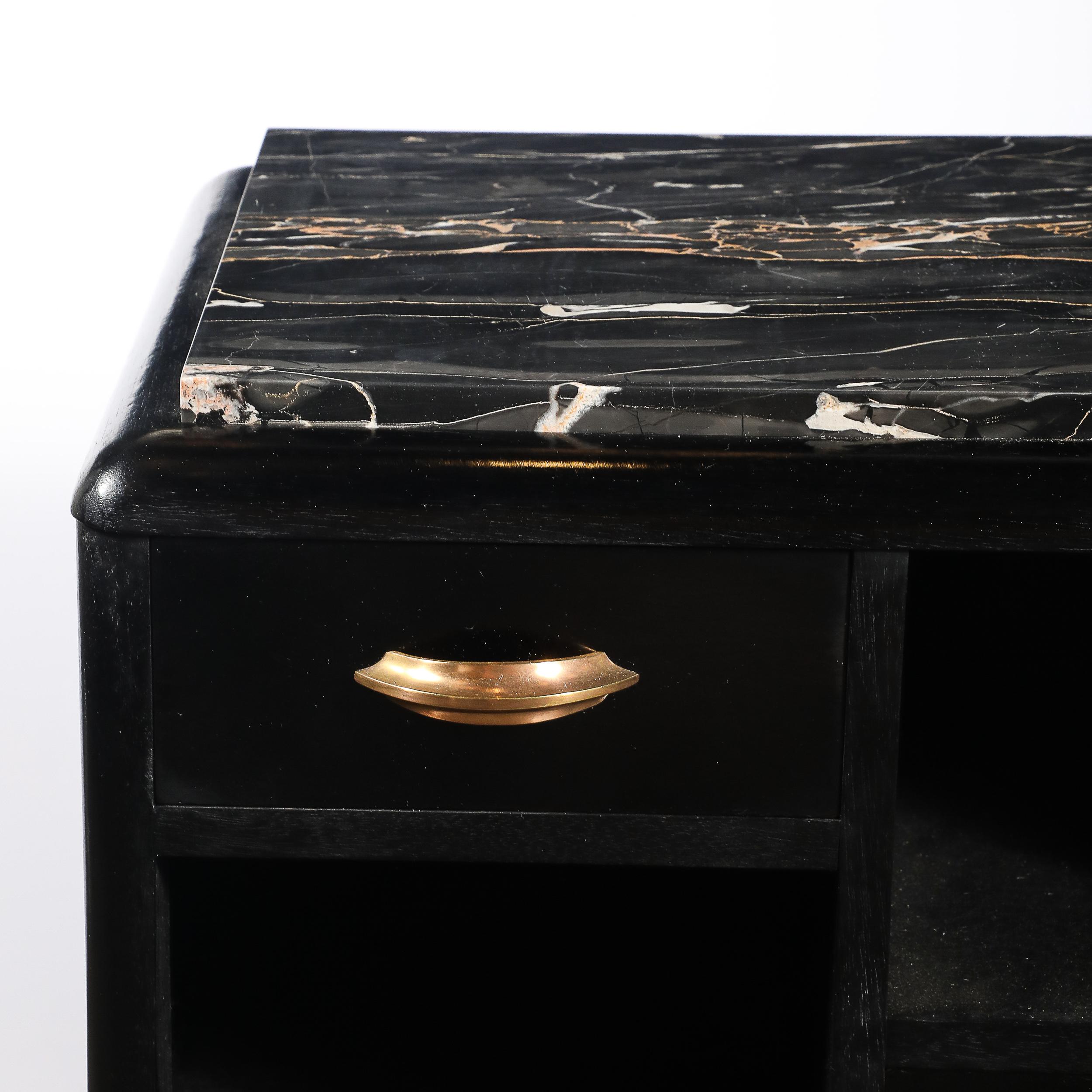 Bronze Tables de nuit Art Déco en noyer ébonisé avec plateaux en marbre de Porto Poignées en bronze en vente