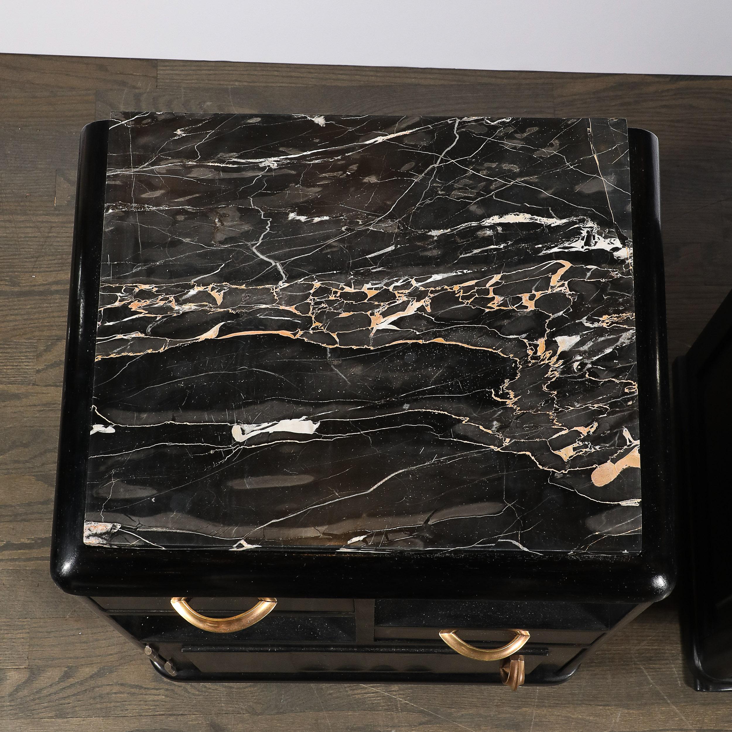 Tables de nuit Art Déco en noyer ébonisé avec plateaux en marbre de Porto Poignées en bronze en vente 1