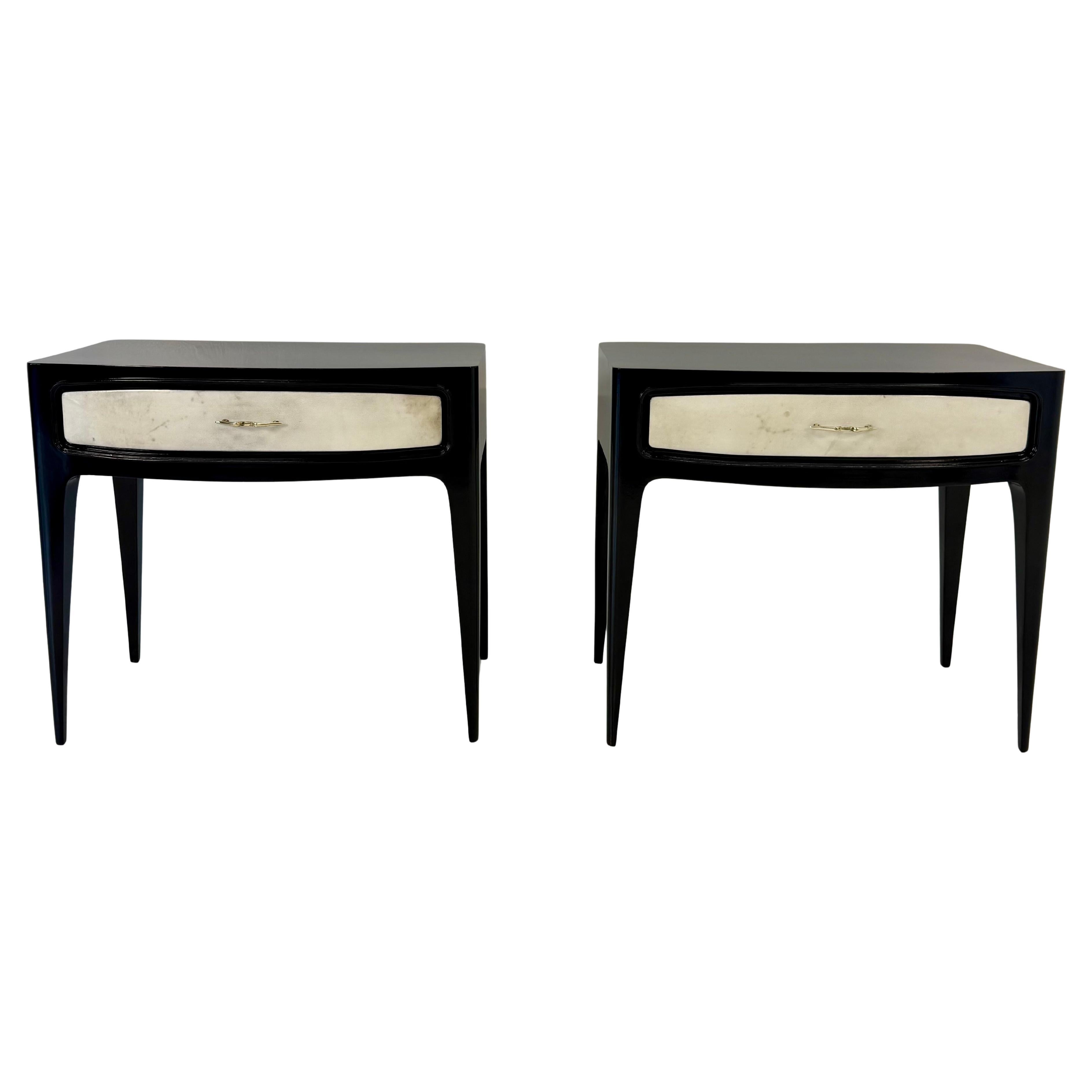 Tables de nuit Art Déco en parchemin et laque noire, années 40, Attr. Paolo Buffa