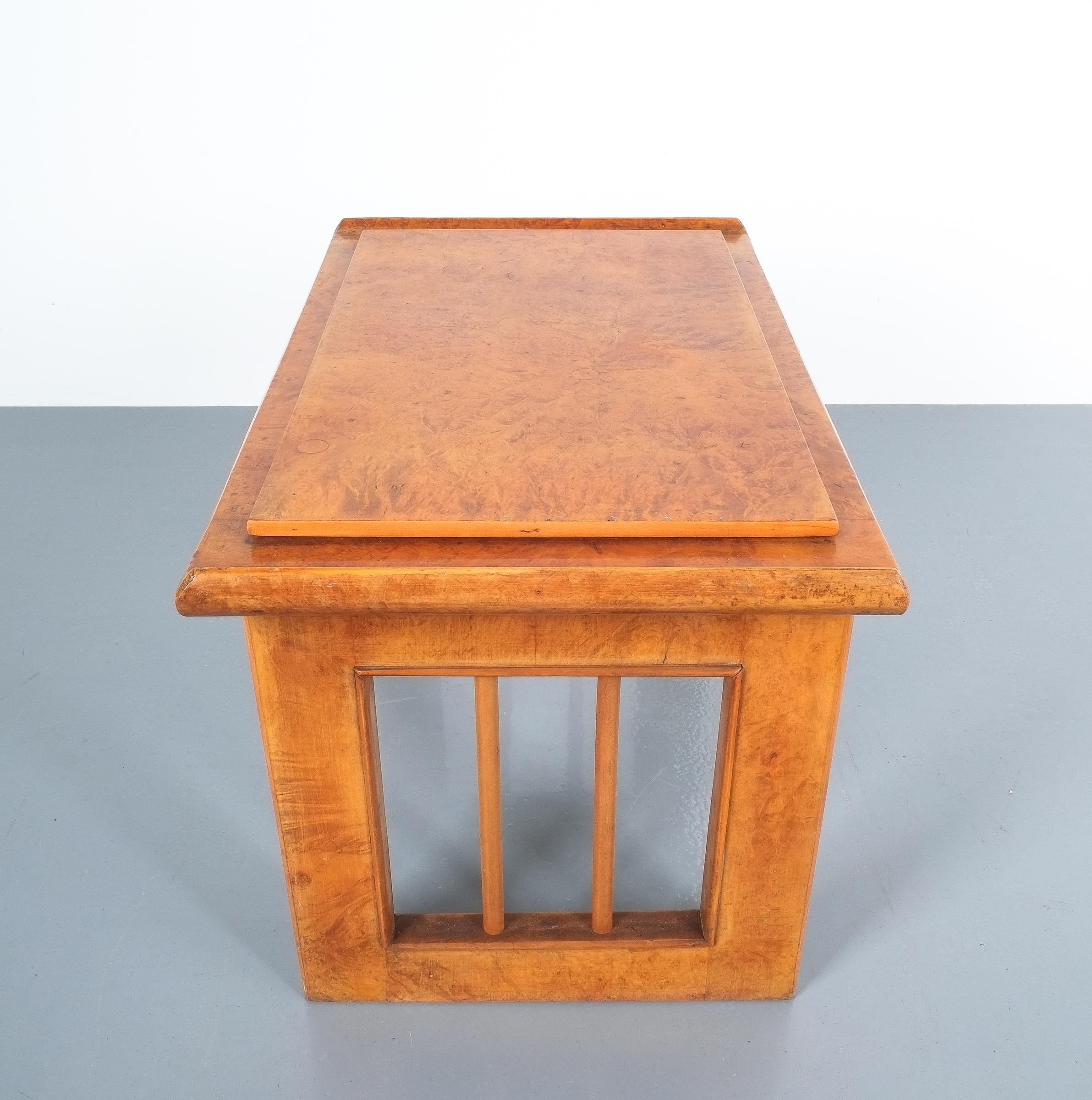 Art Deco Nightstands or Sofa Side Tables from Burl Wood, Italy, circa 1940 3
