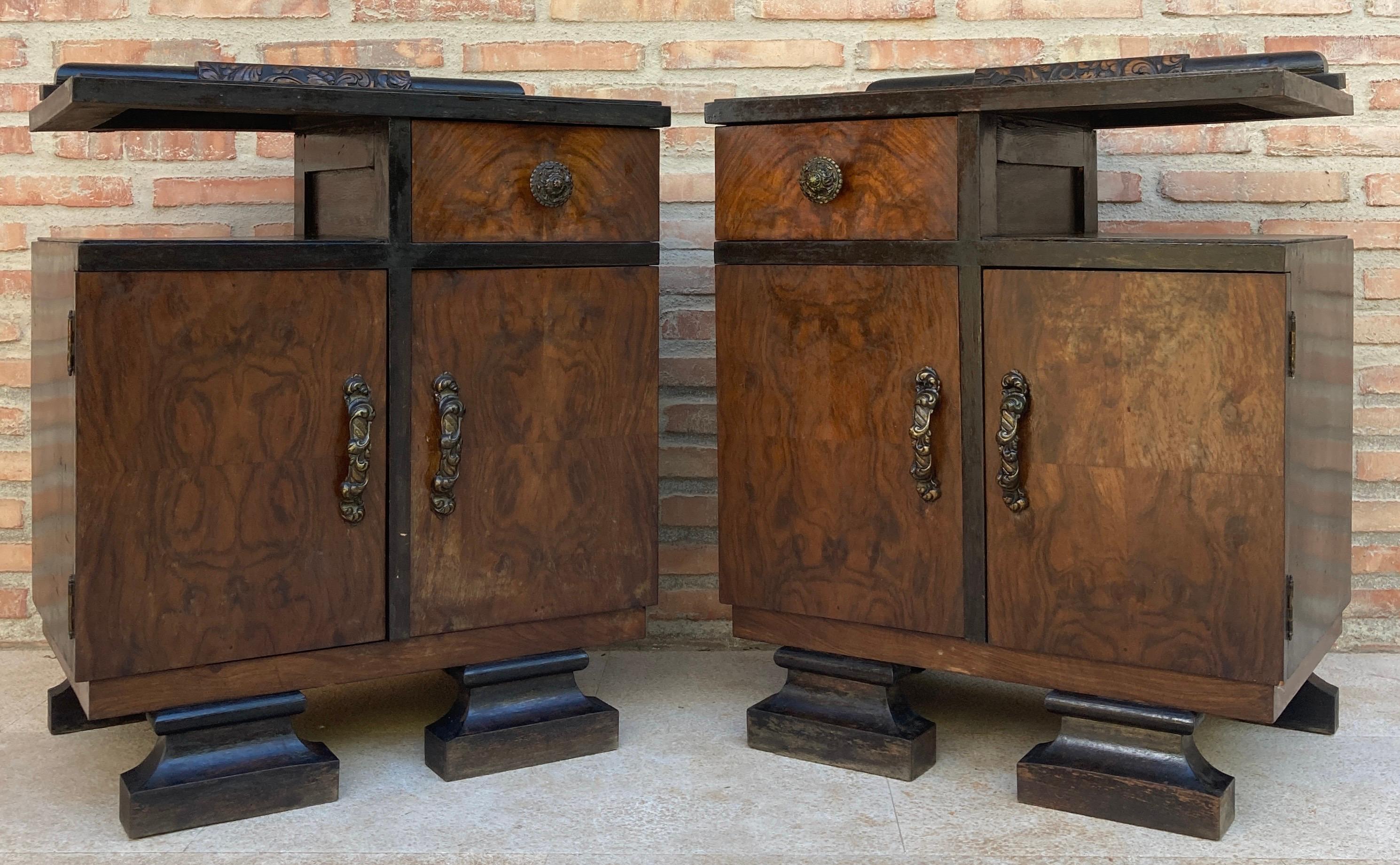 French Art Deco Nightstands With Ebonized Base For Sale