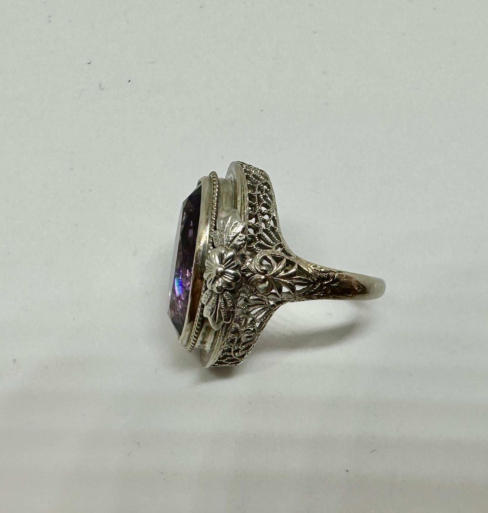Art Deco Nine Carat Amethyst Ring 14 Karat White Gold Antique Filigree For Sale 6