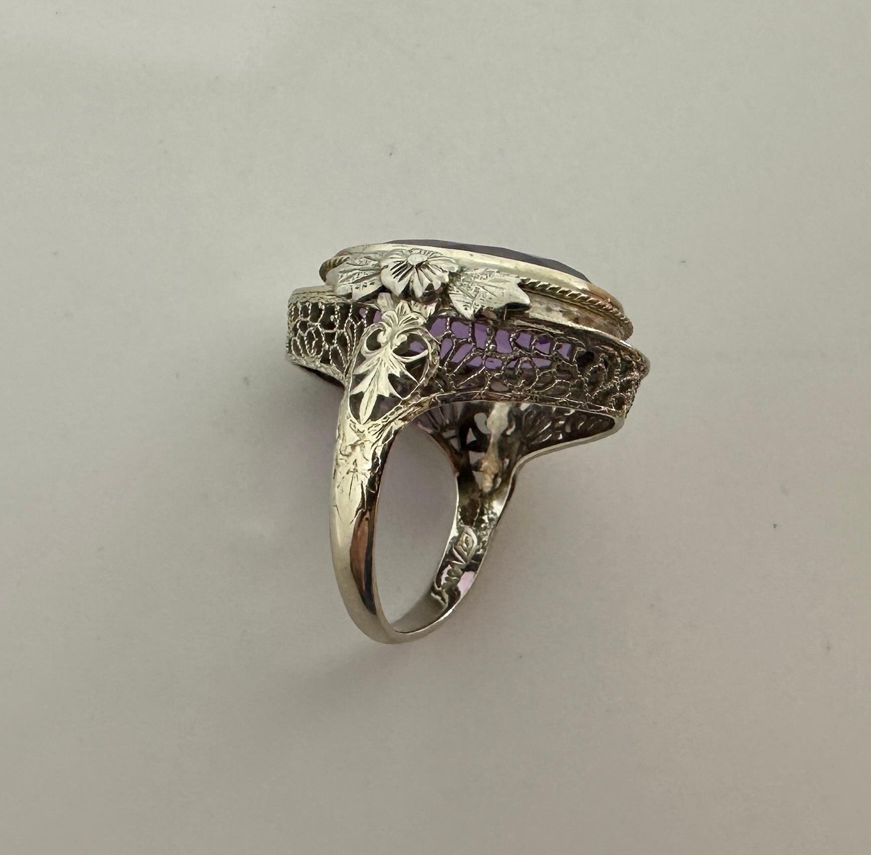 Art Deco Nine Carat Amethyst Ring 14 Karat White Gold Antique Filigree For Sale 7