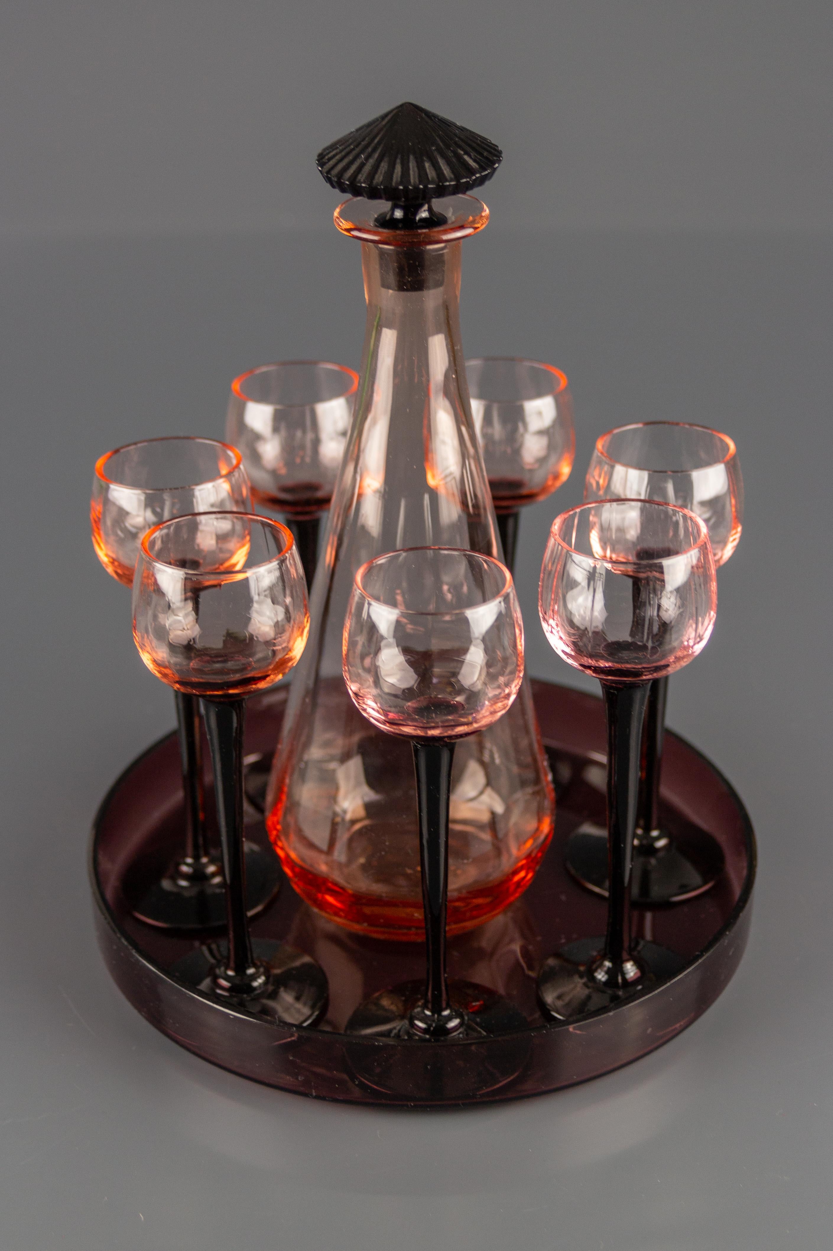 French Art Deco Nine-Piece Liqueur Pink Glass Set, Decanter and Seven Glasses with Tray