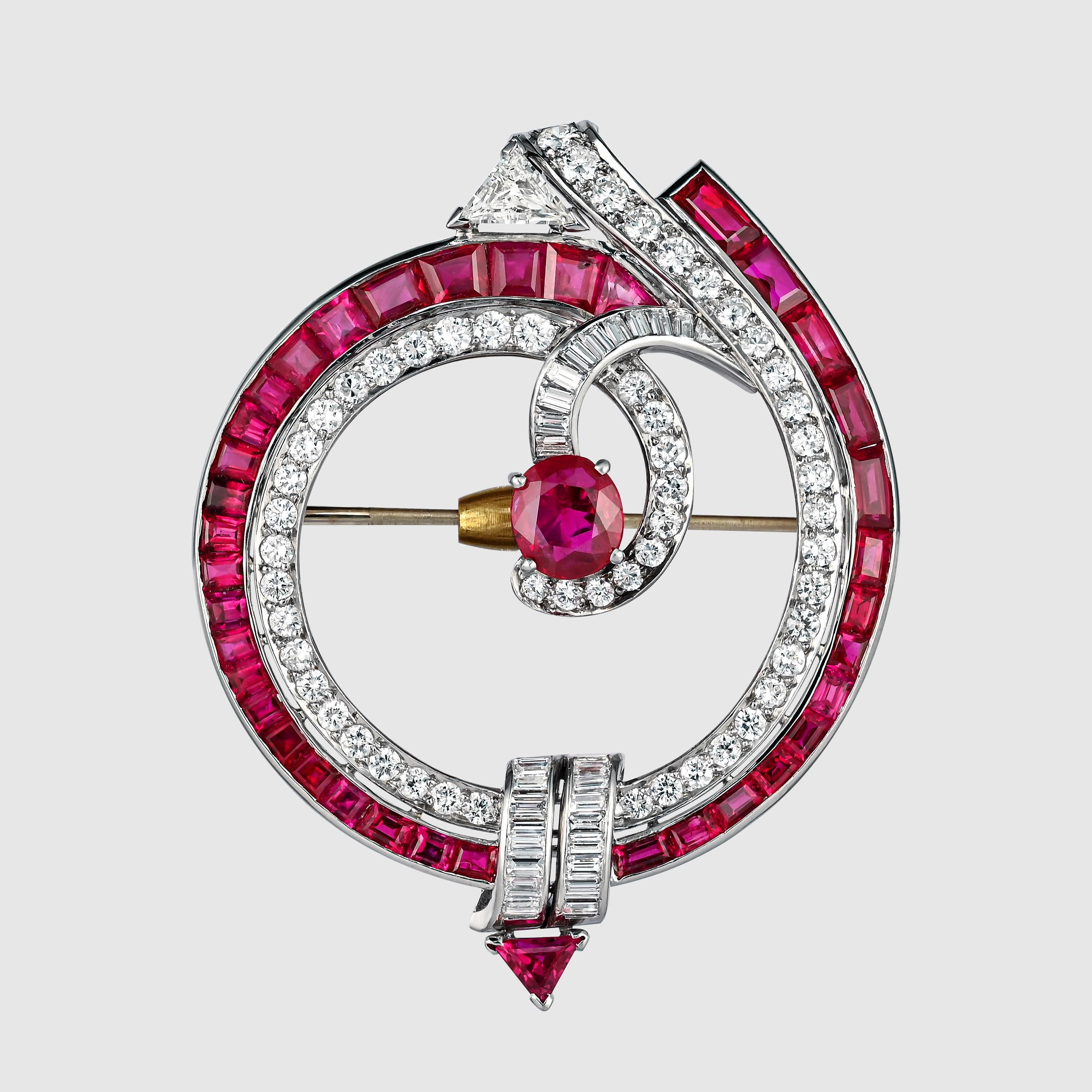 Broche Art Déco No Heat en rubis de Birmanie et diamants en vente 1