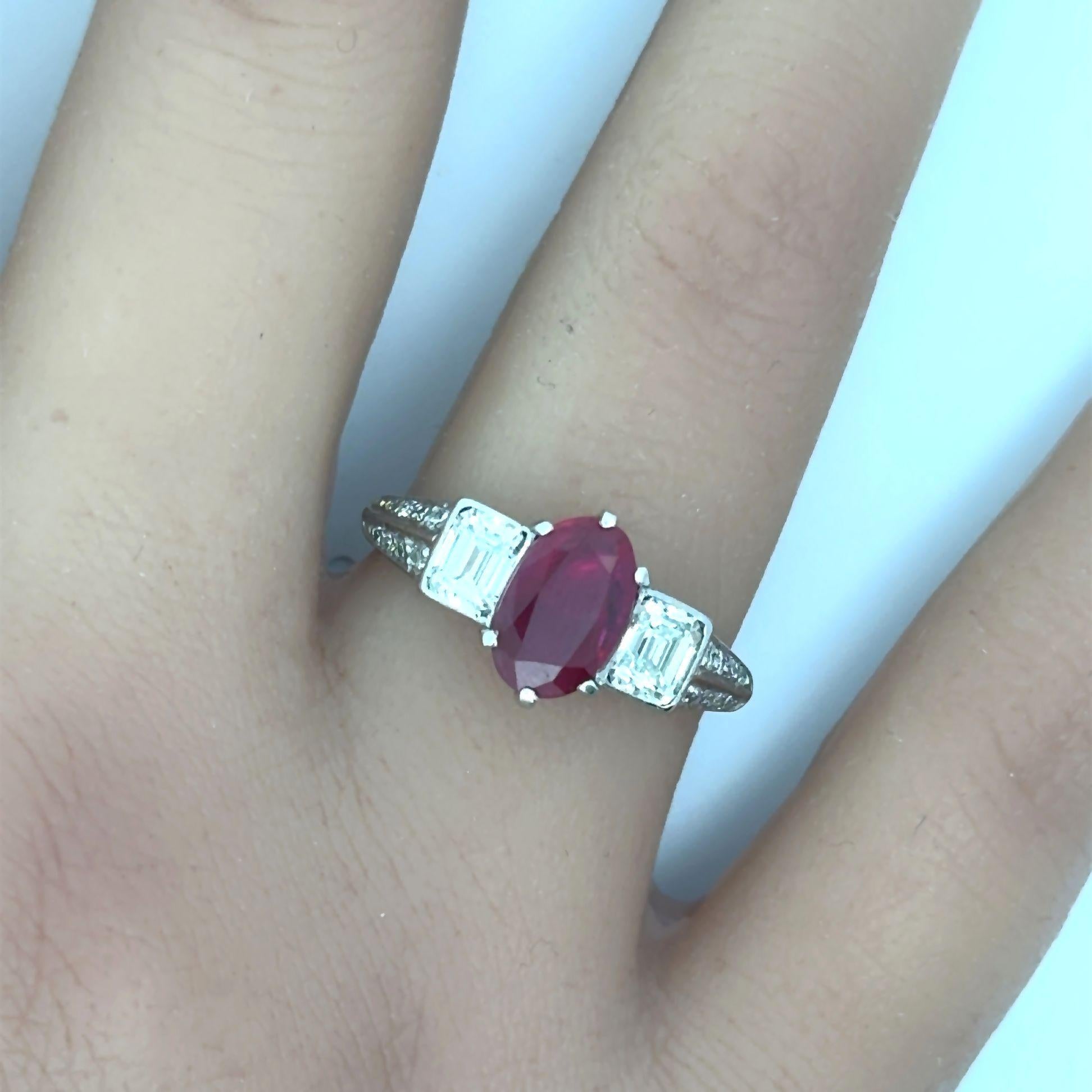 Art Deco No-Heat Burmese Ruby Diamond Platinum Ring, GIA Certified In Excellent Condition For Sale In Beverly Hills, CA