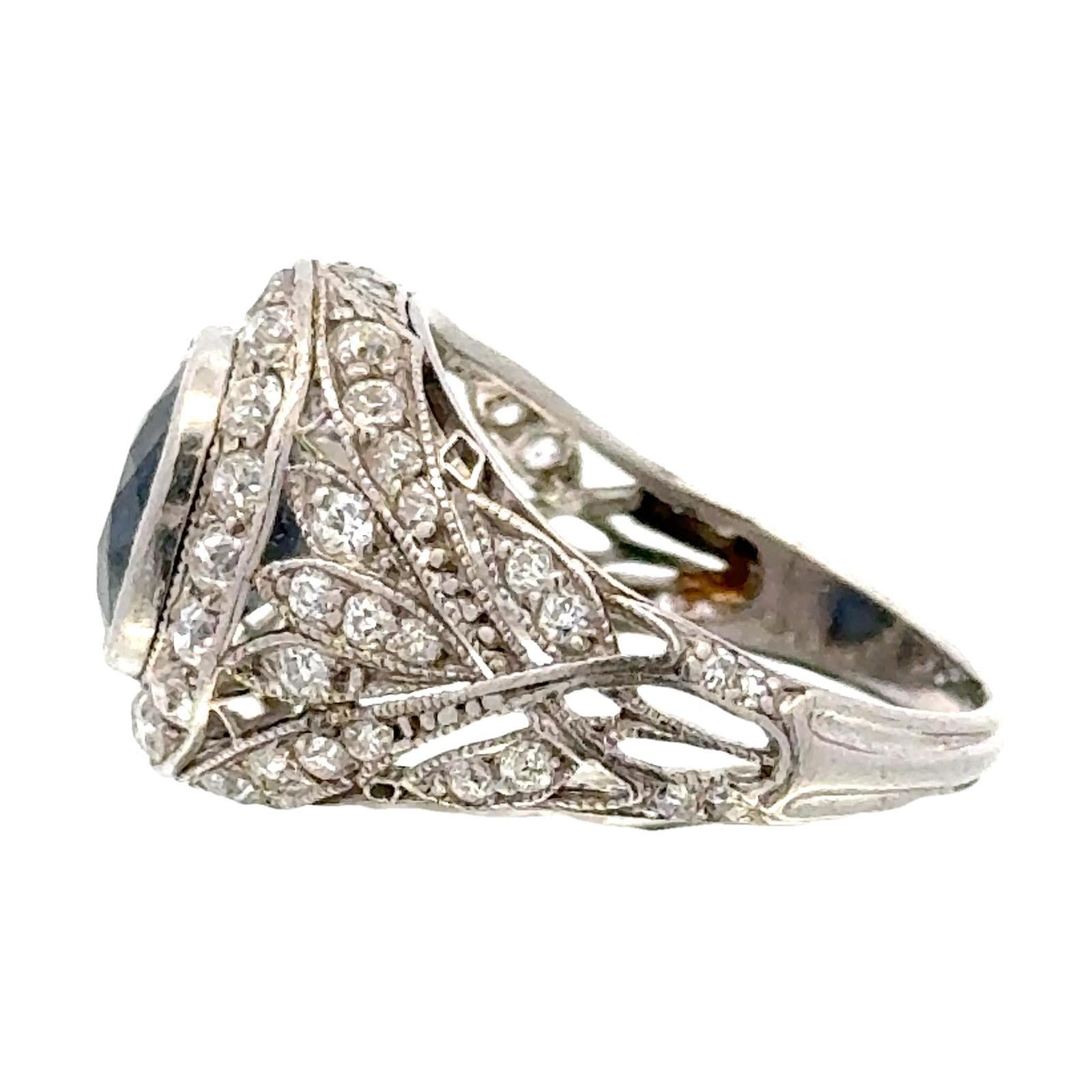 Bague cocktail Art déco ancienne en platine avec saphir bleu naturel non chauffé et diamants en vente 5
