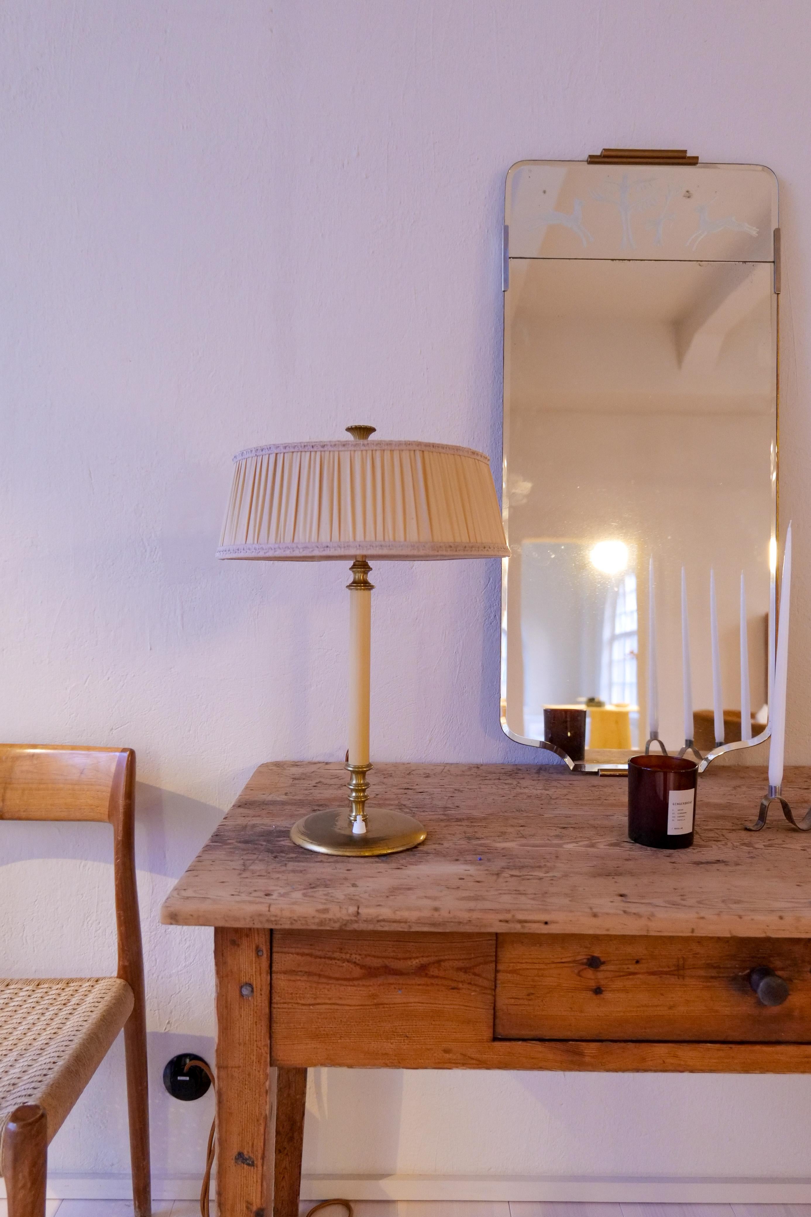 Mid-Century moderno Art Deco Nordiska Kompaniet Table Lamp made in Sweden, 1940s in vendita