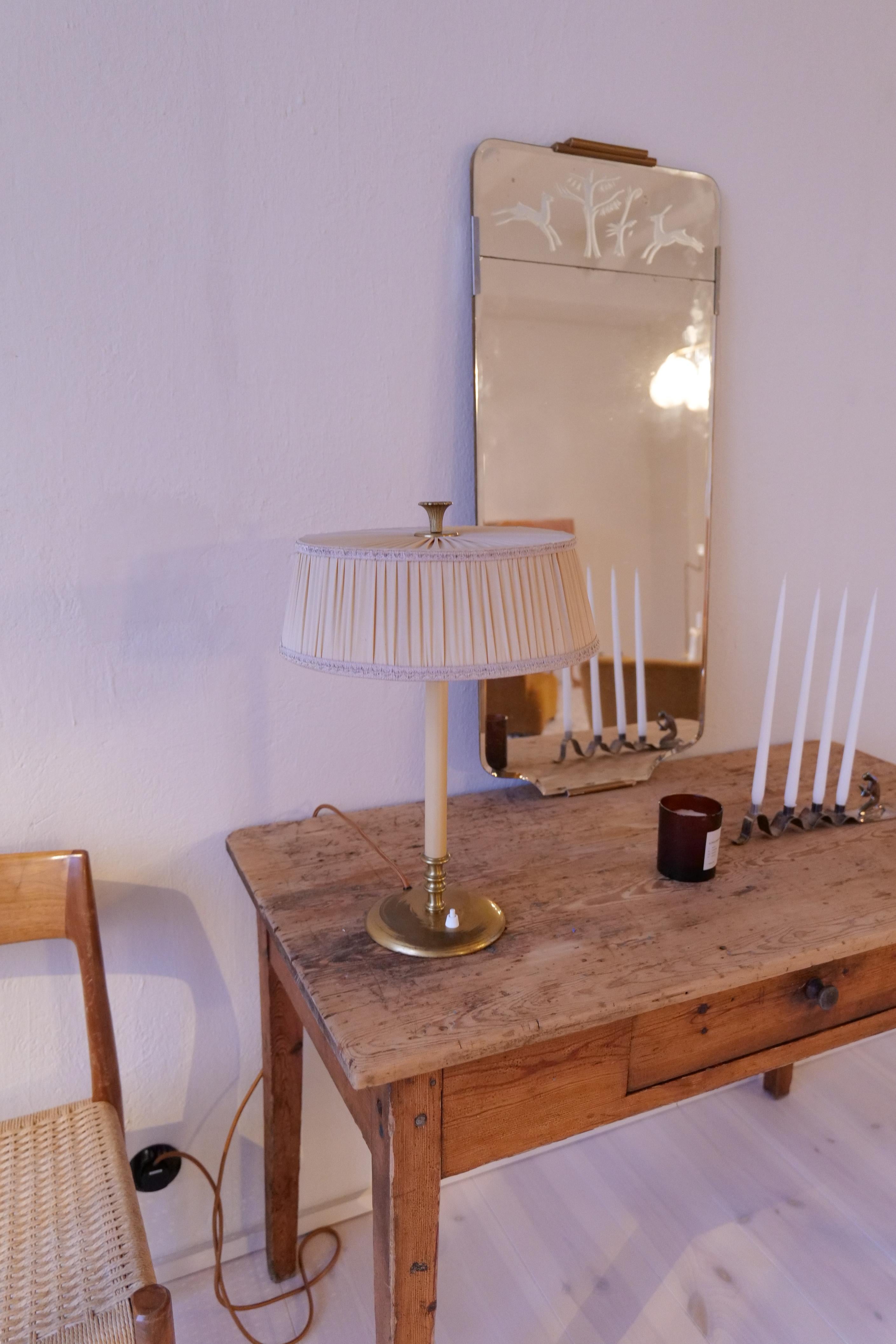 Svedese Art Deco Nordiska Kompaniet Table Lamp made in Sweden, 1940s in vendita