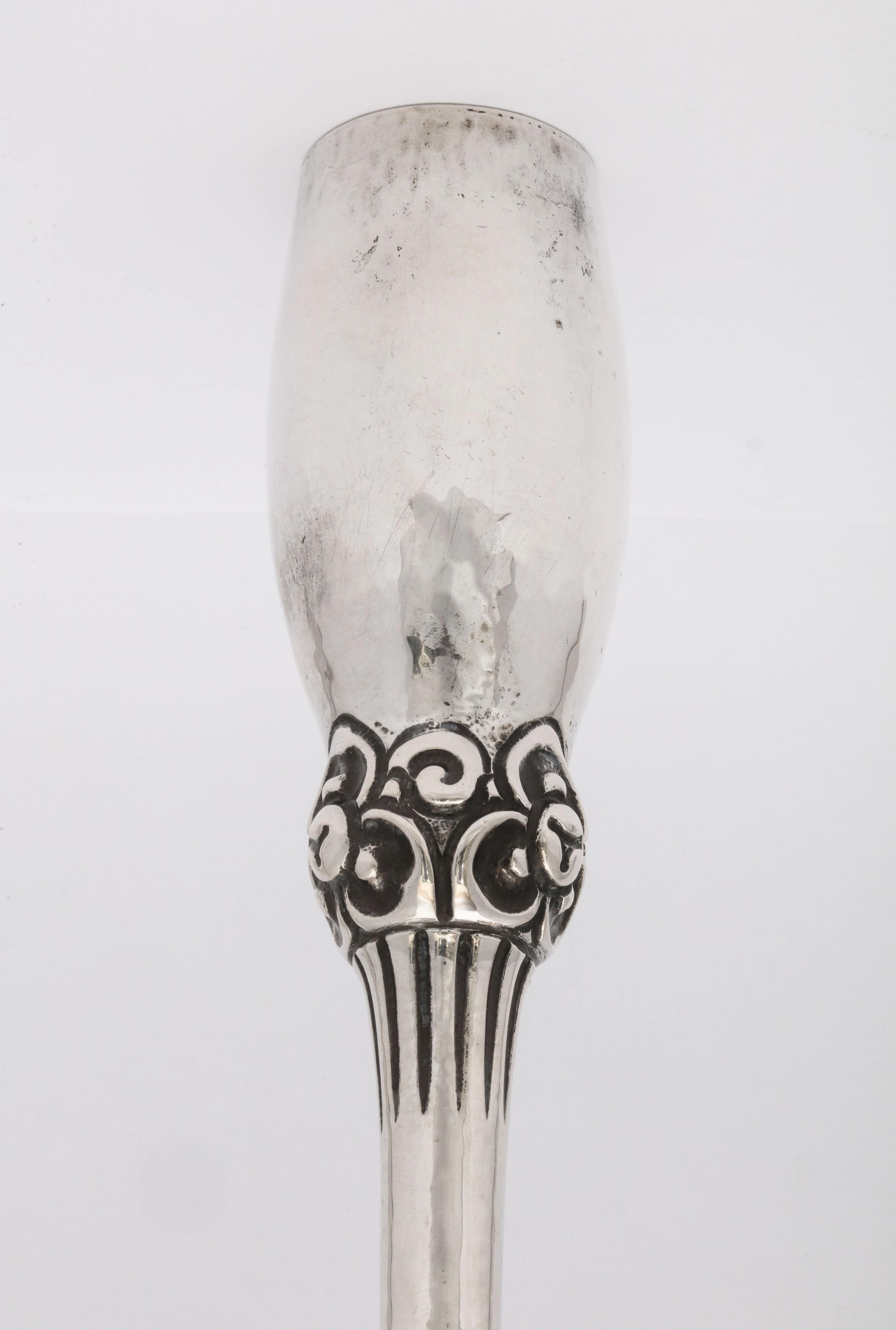 Jarrón capullo Art Deco noruego Continental Silver '.830' de Magnus Aase en venta 2