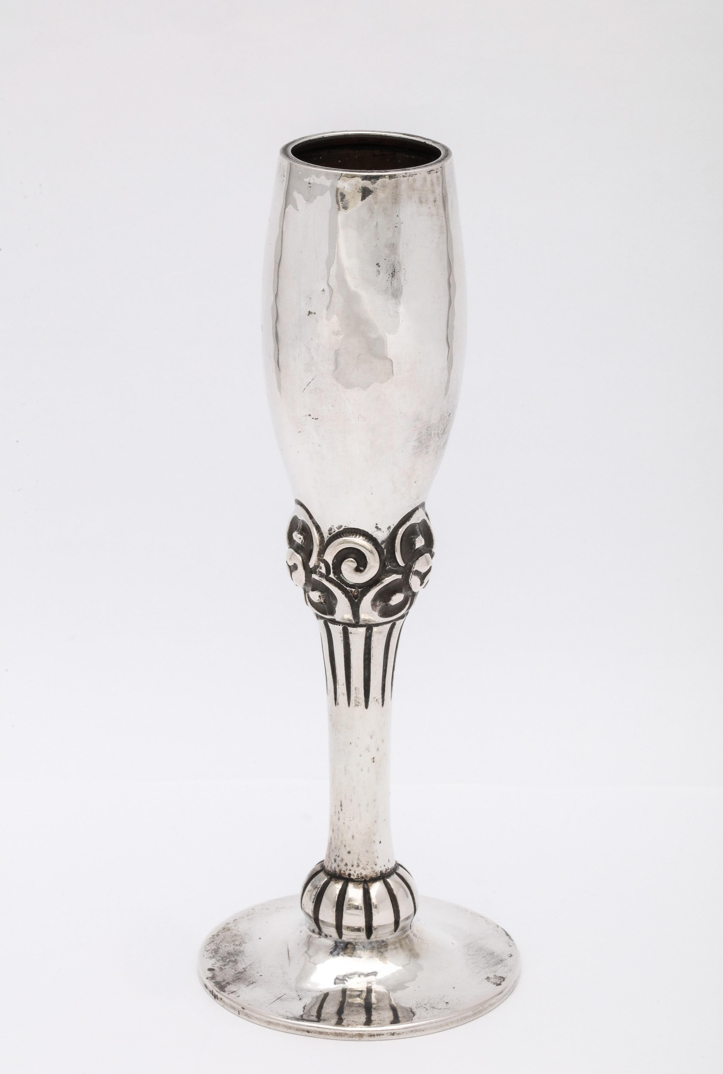 Art Deco, Continental silver (.830) bud vase, Bergen, Norway, circa 1920s, Magnus Aase, maker. Measures 6 1/2 inches high x 2 1/2 inches diameter at widest point x 1 1/4 inches diameter across opening. Upper portion is lightly hammered. Weighs 2.290