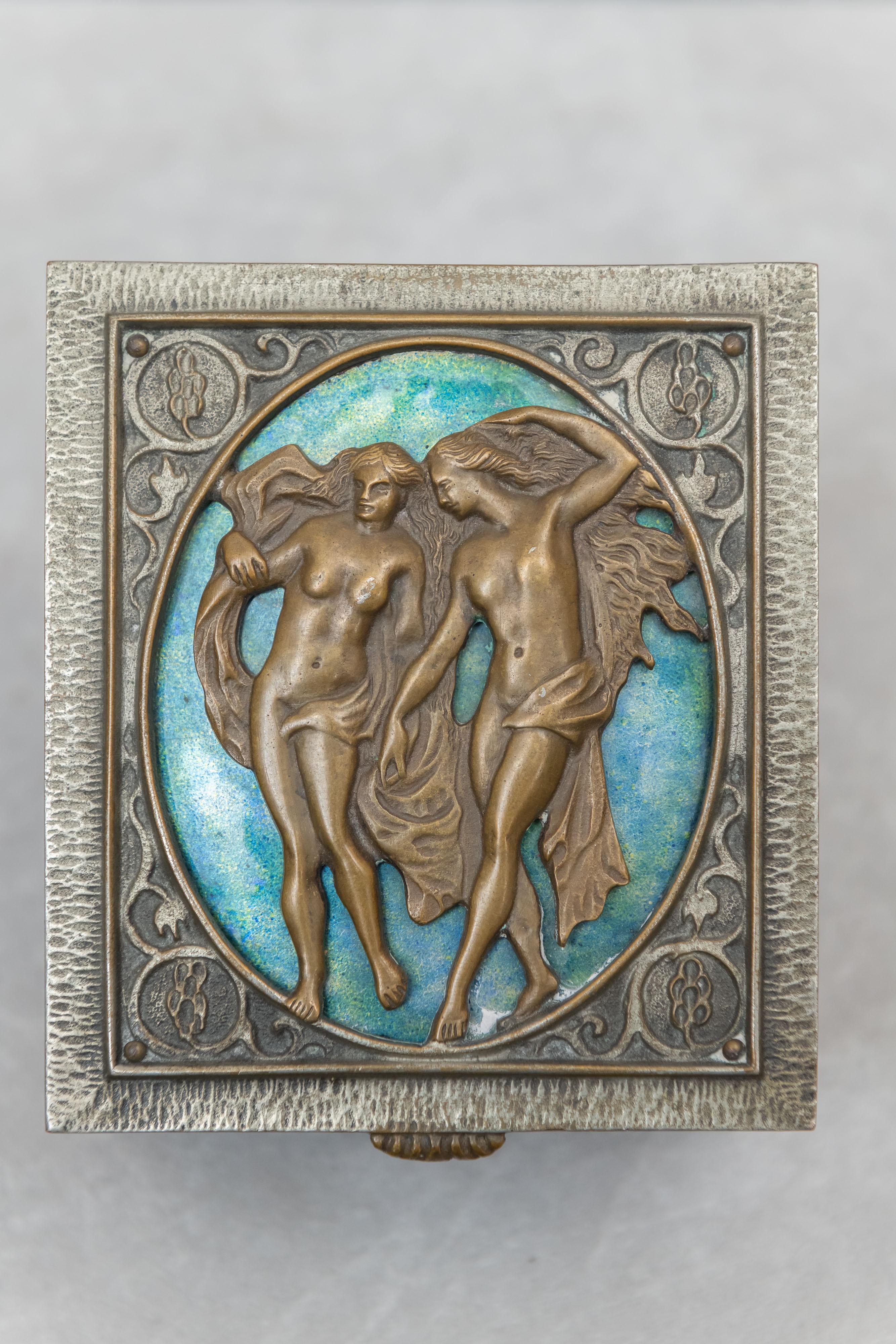 Art Deco /Nouveau Box, Artist-Signed Oscar Bach, circa 1920 1