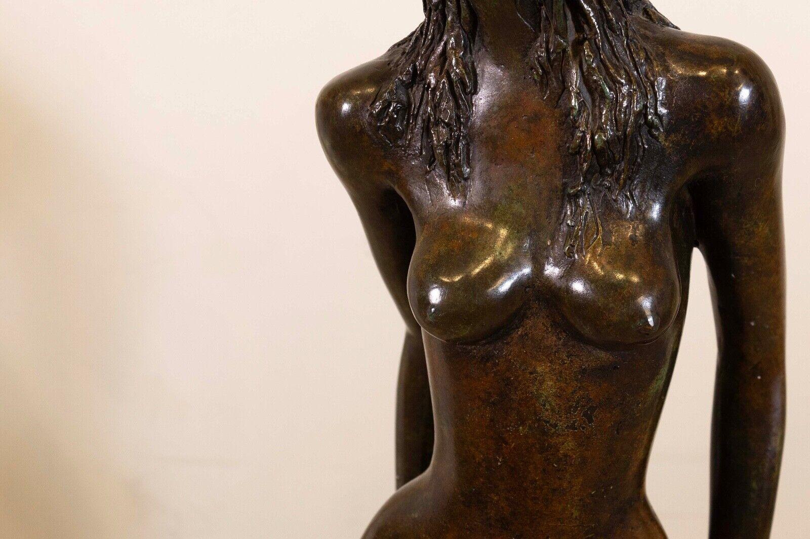 Bronze Sculpture figurative de nu féminin moderne Art Déco en bronze en vente