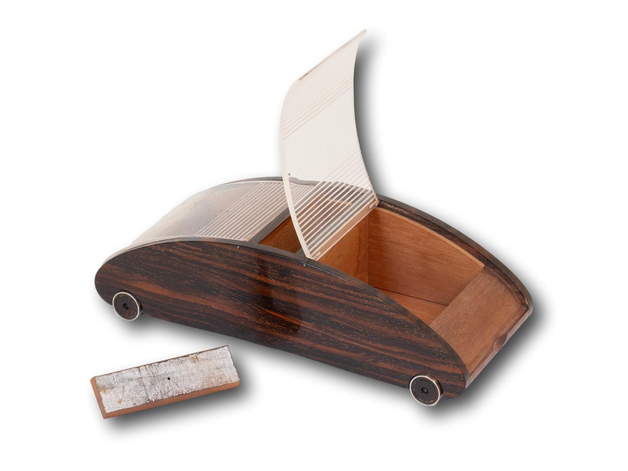 Pitillera Art Decó para coche Lucite en venta