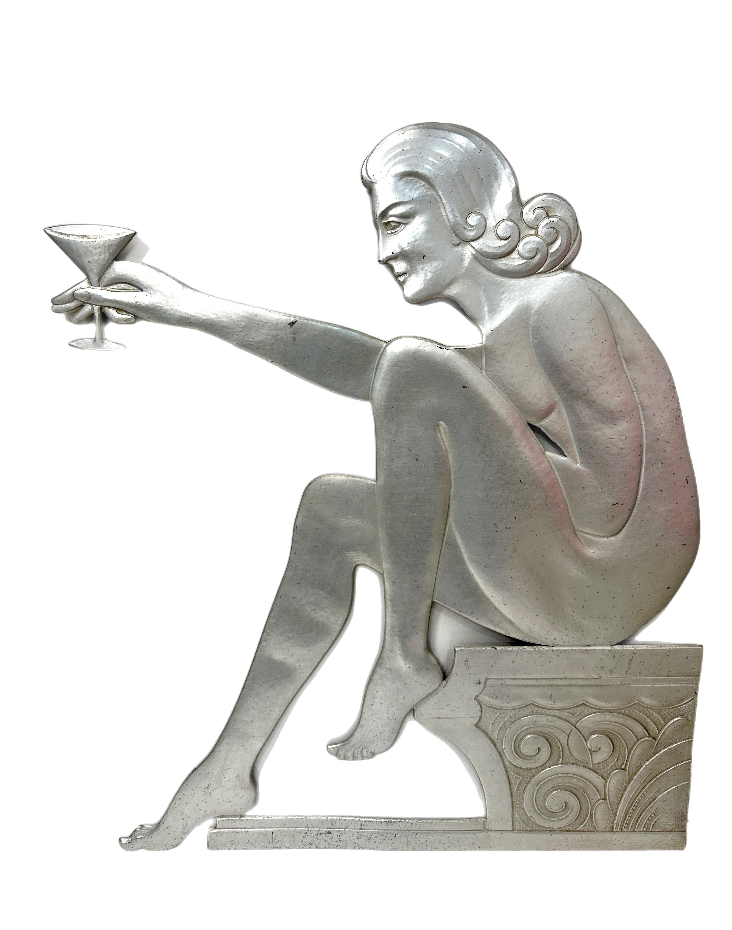 Art déco-Cocktailbar aus Aluminium mit architektonischen Verzierungen in Nude, Art déco im Angebot 3