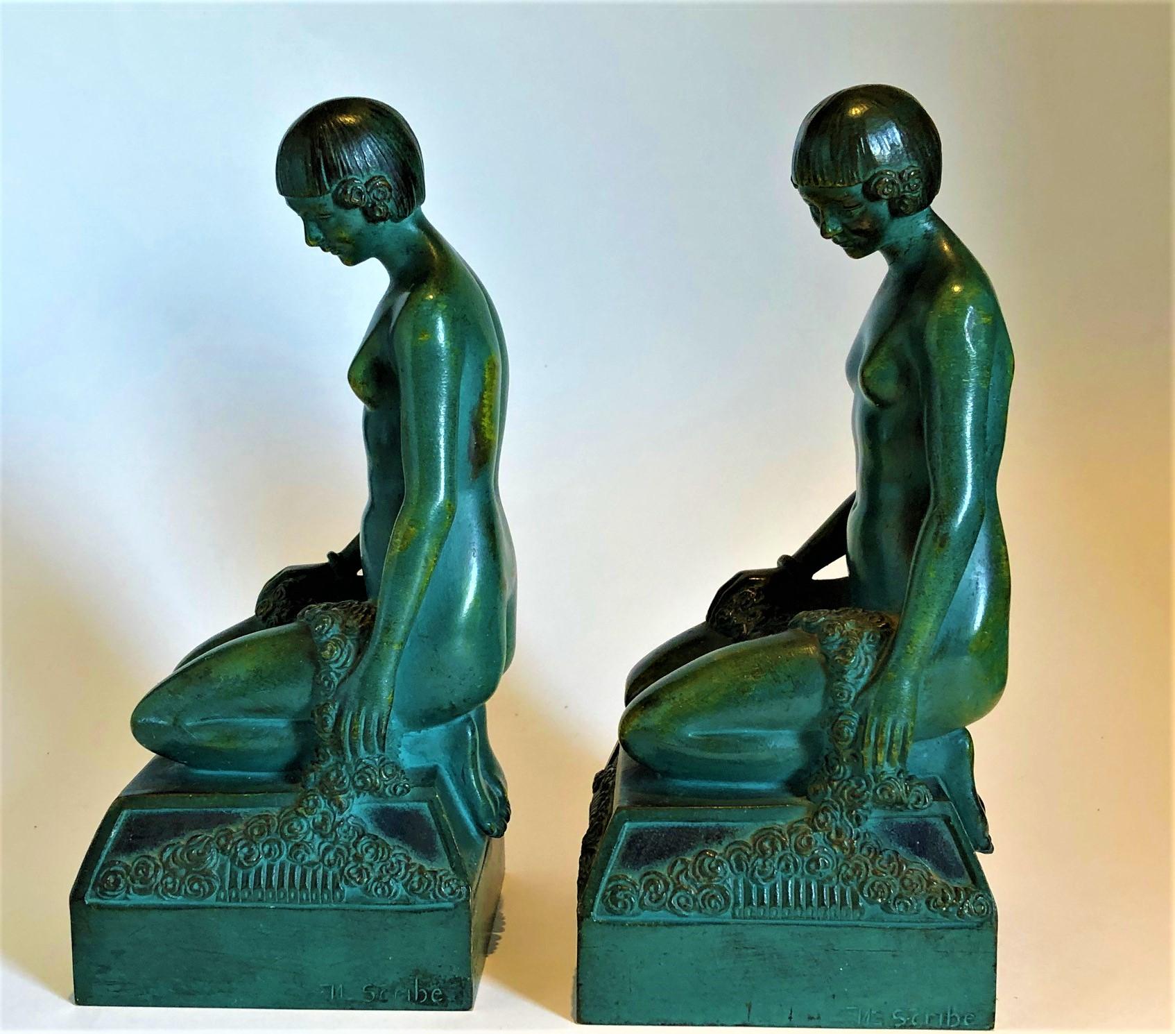 Serre-livres en bronze Art déco Femme nue érotique, c. France 1925, signé Scribe 2