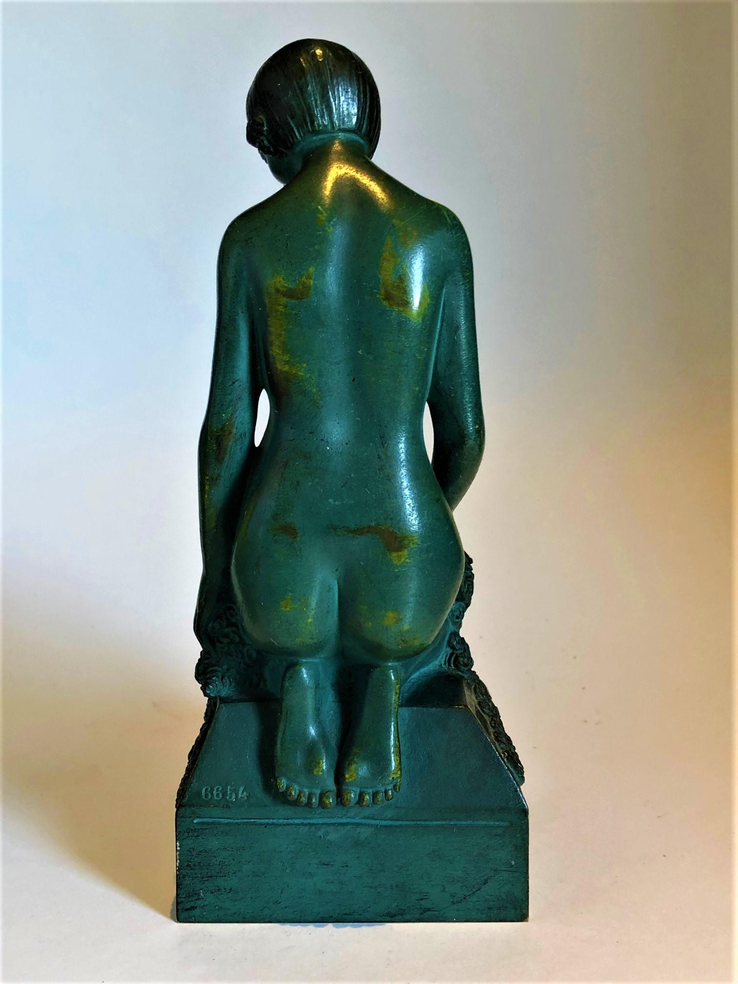 Français Serre-livres en bronze Art déco Femme nue érotique, c. France 1925, signé Scribe