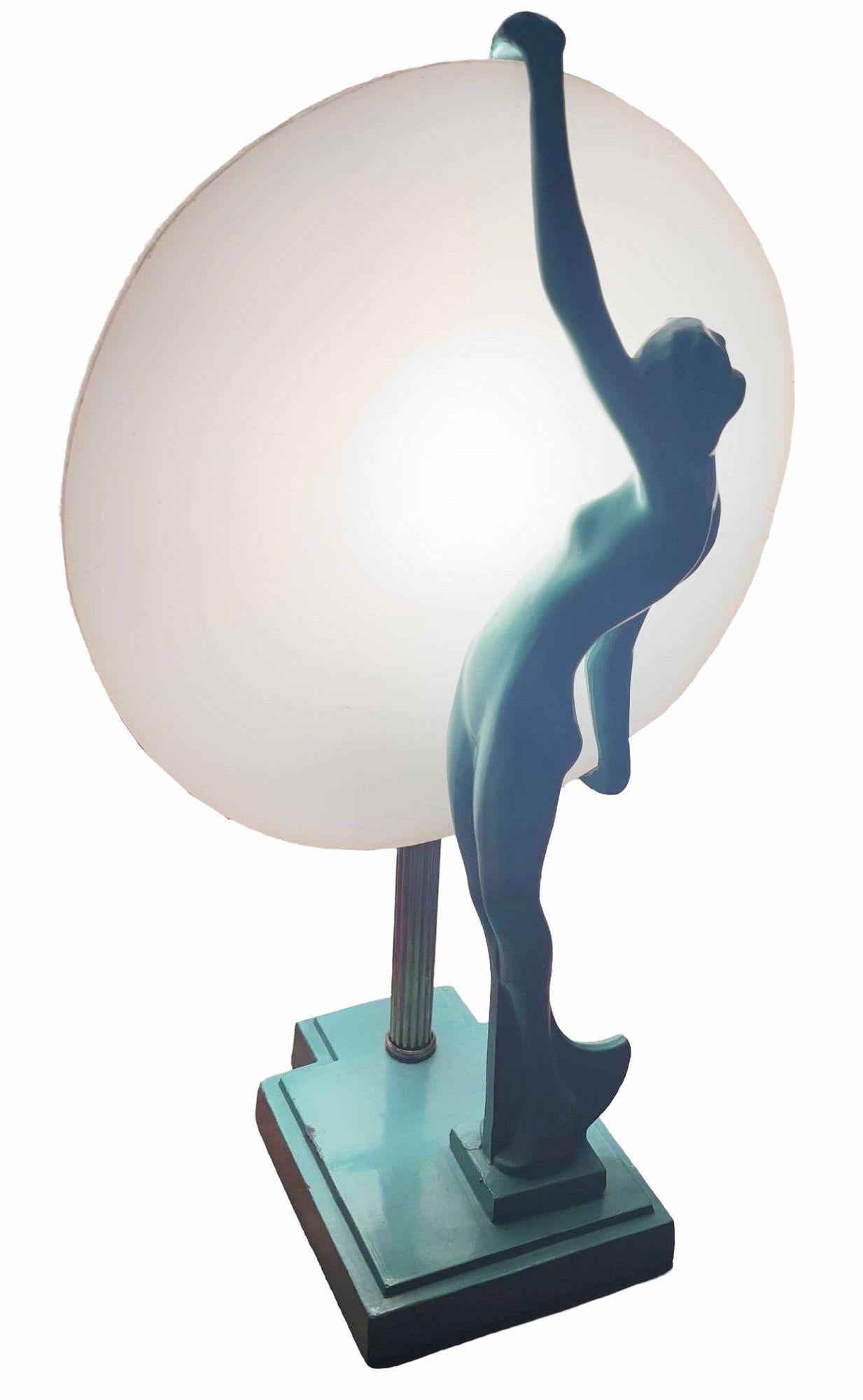 Calco Lampada da tavolo Art Deco Nude Nymph Silhouette Moon Green Spelter di Frankart