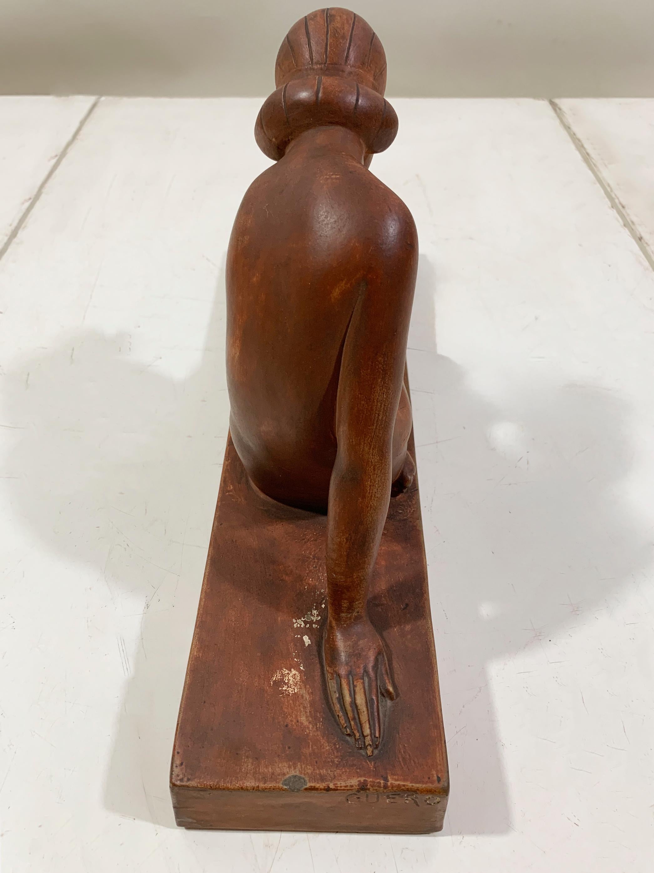 Metà XX secolo Scultura Art Deco di nudo in terracotta, circa anni '30, firmata 