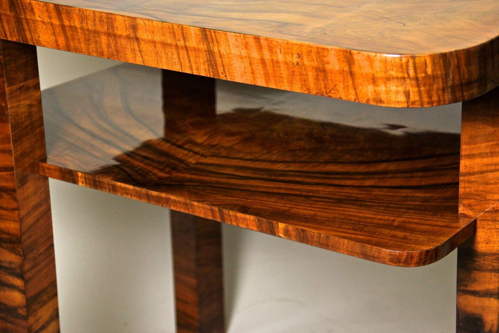 20th Century Art Deco Nut Wood Coffee Table/ Side Table Shellac - Polished, AT circa 1920 For Sale