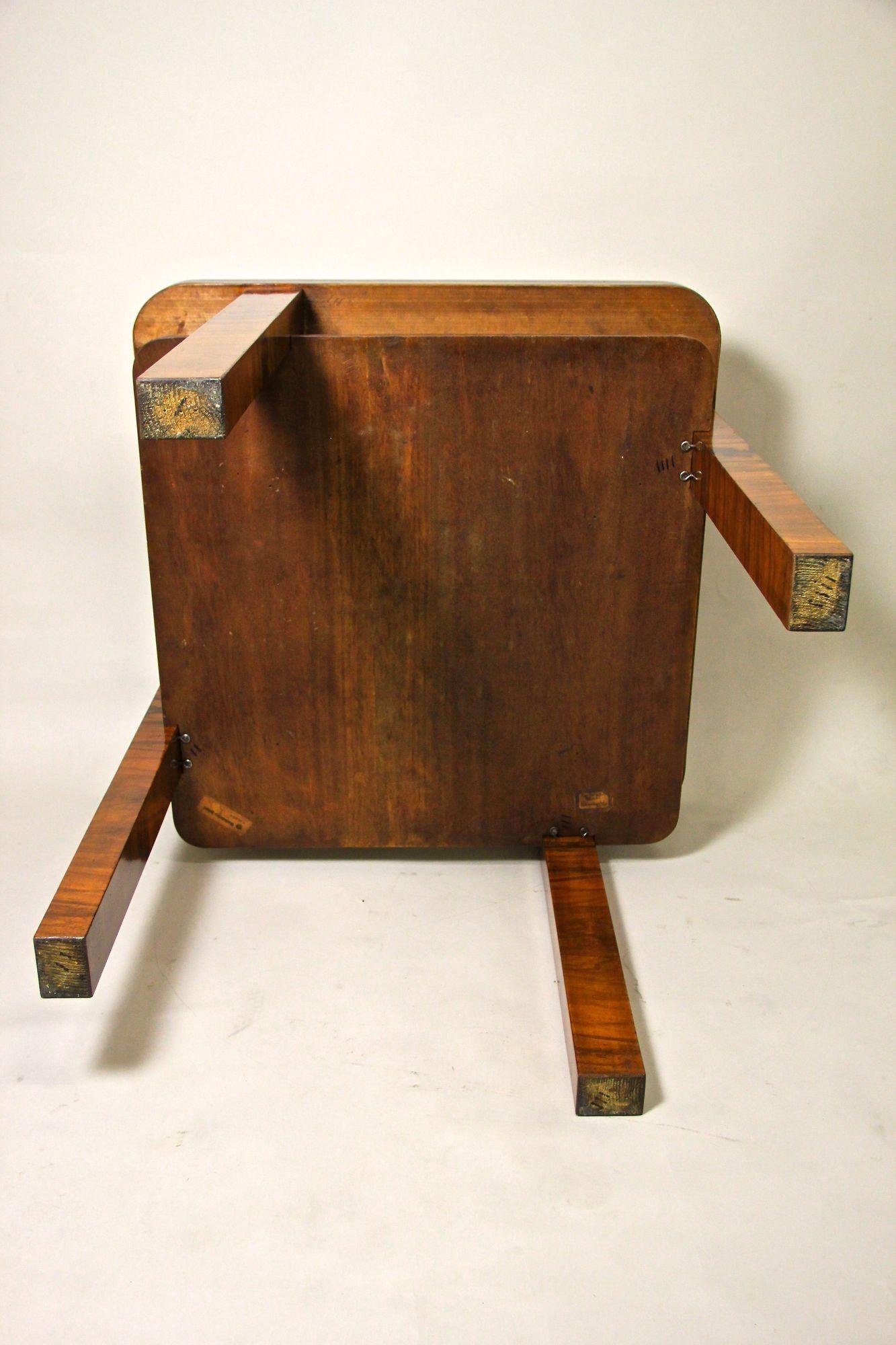 Art Deco Nut Wood Coffee Table/ Side Table Shellac - Polished, AT circa 1920 For Sale 1