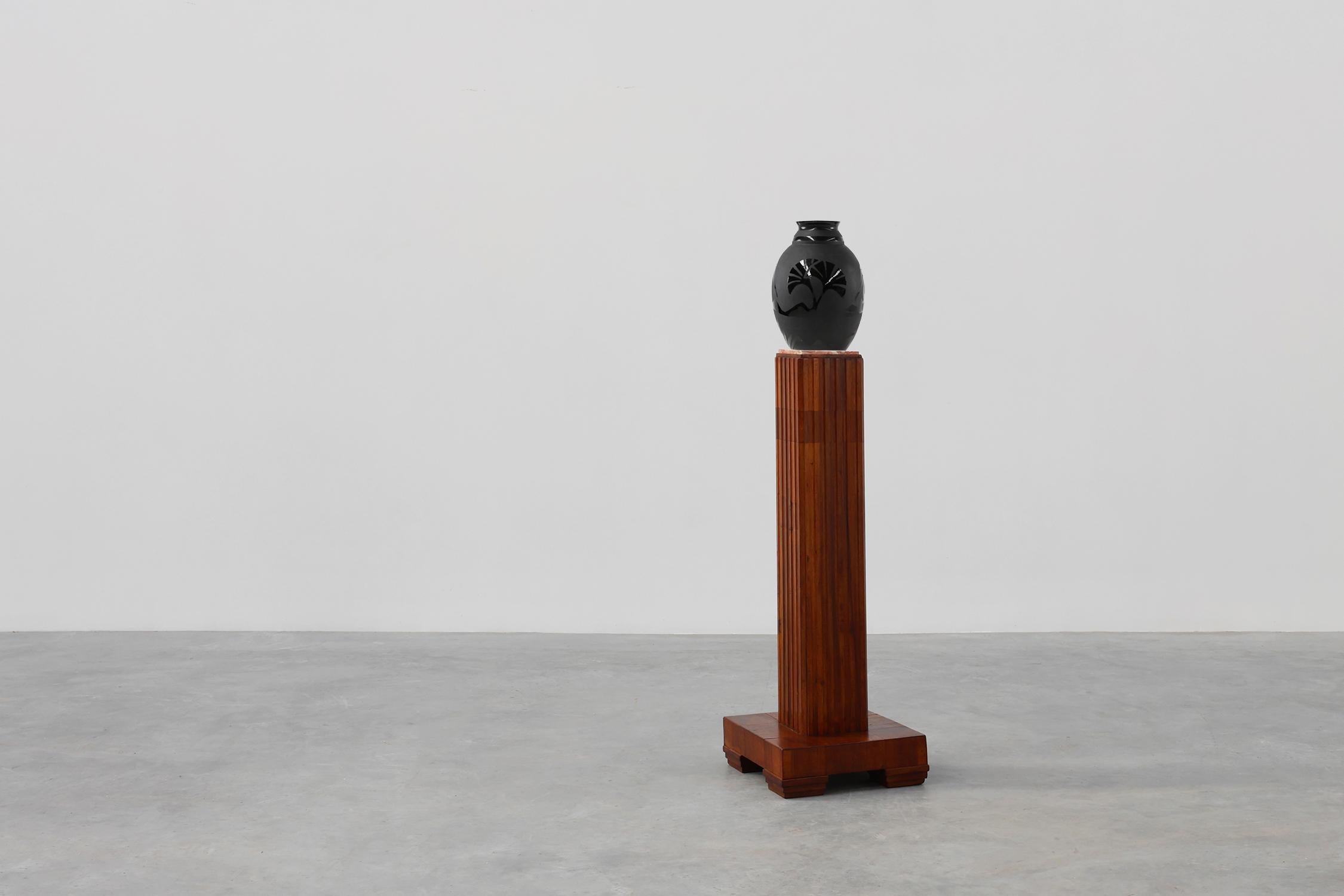 Inizio XX secolo Art Deco oak and red marble pedestal or side table, France 1920s in vendita