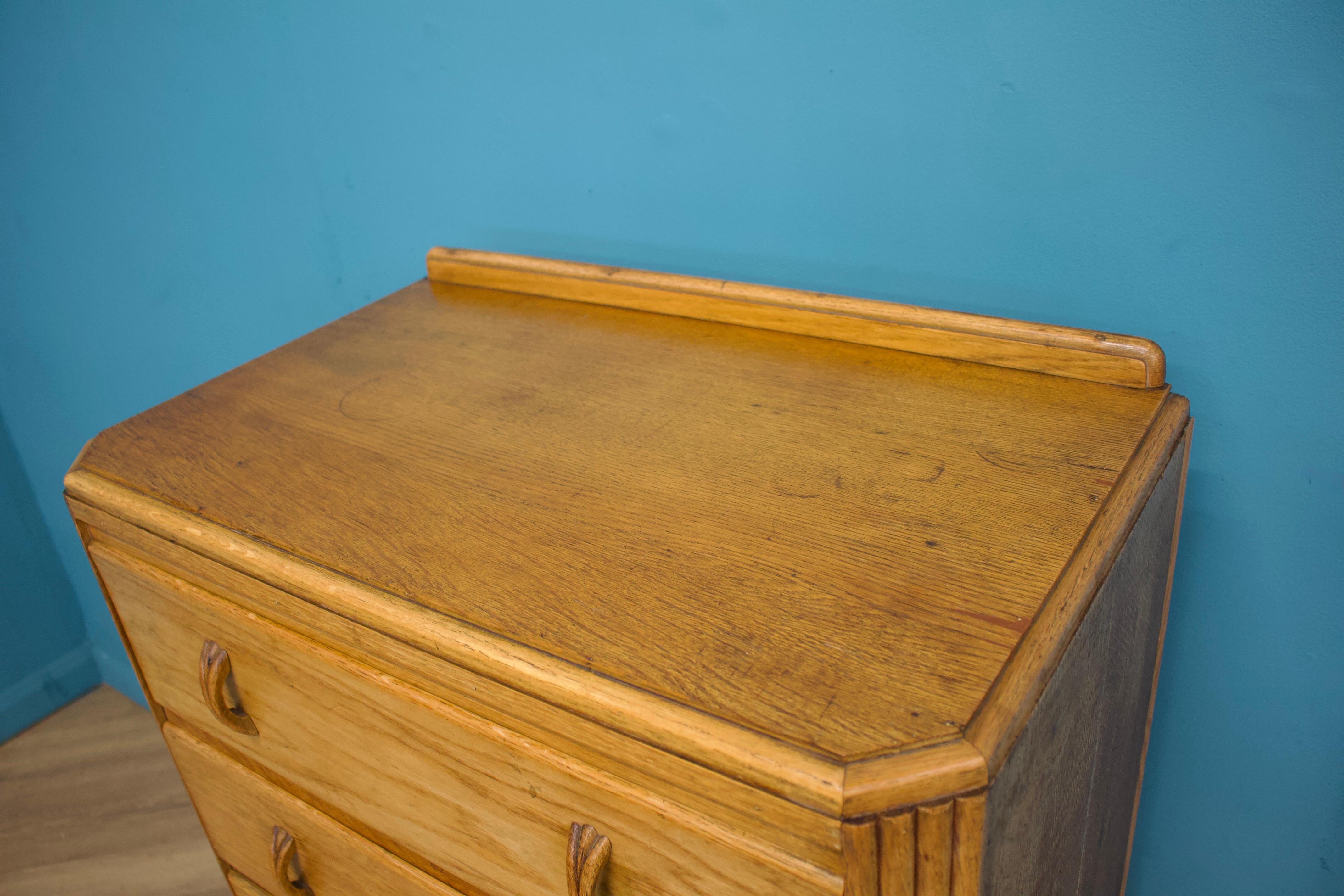 Placage Commode en Oak Art Deco de Herbert Gibbs, années 1930 en vente