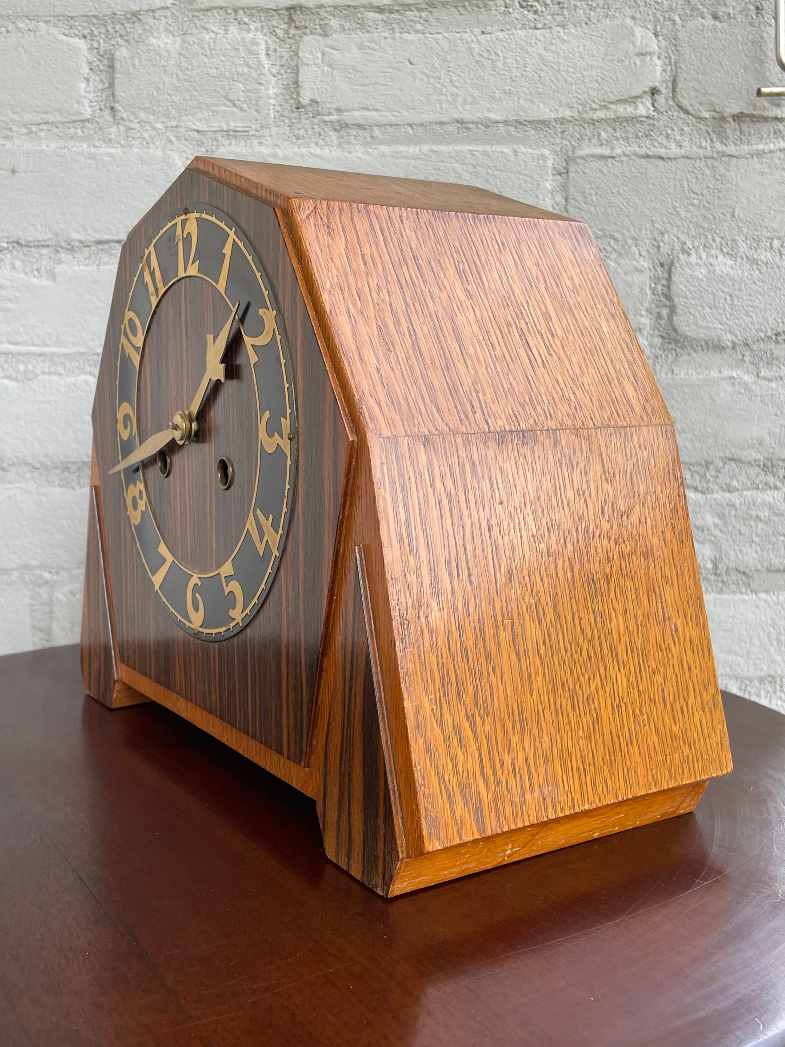 Art Deco Oak & Coromandel Mantel / Desk Clock w. Brass Arms and Dial Face 1920 In Excellent Condition For Sale In Lisse, NL